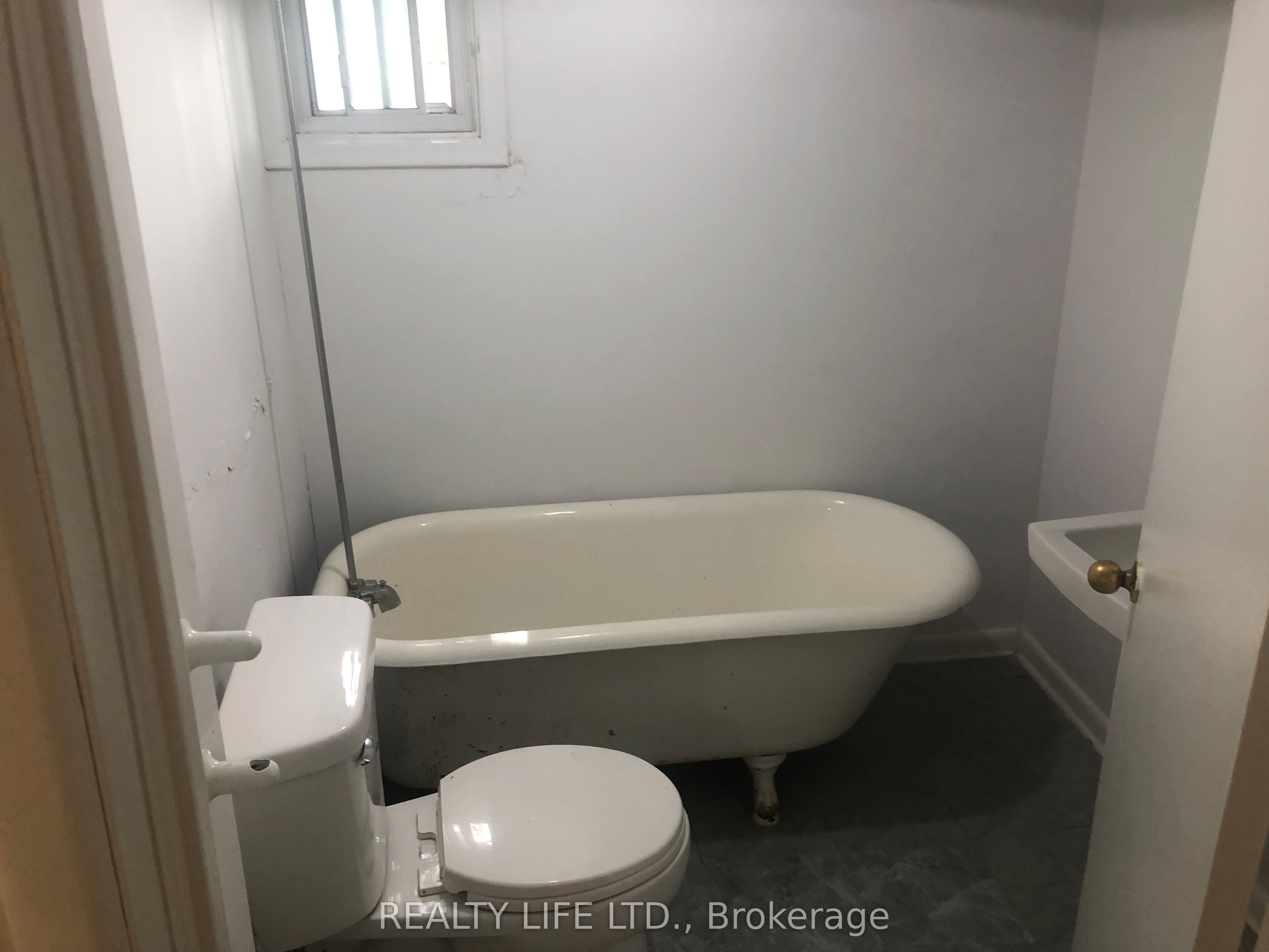 54 Garside Crescent Property Photo 17