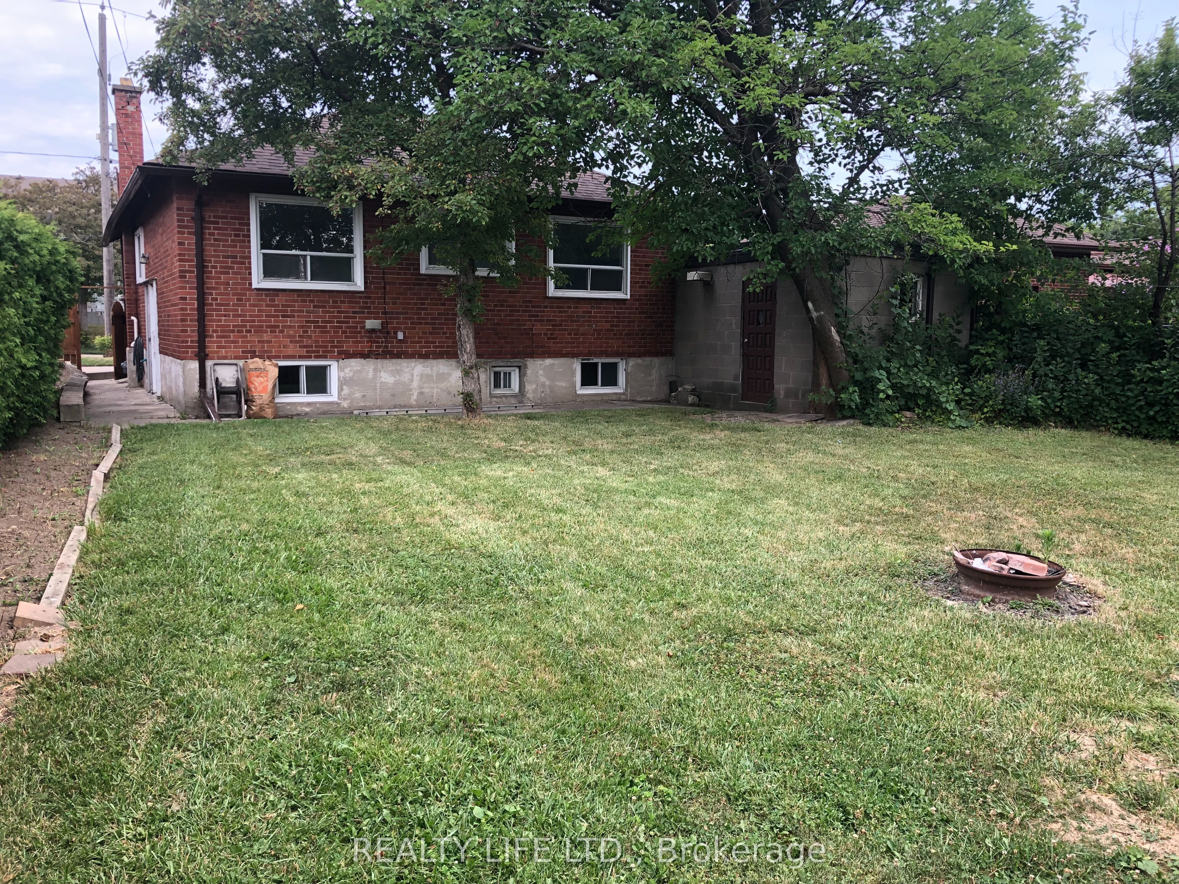 54 Garside Crescent Property Photo 24