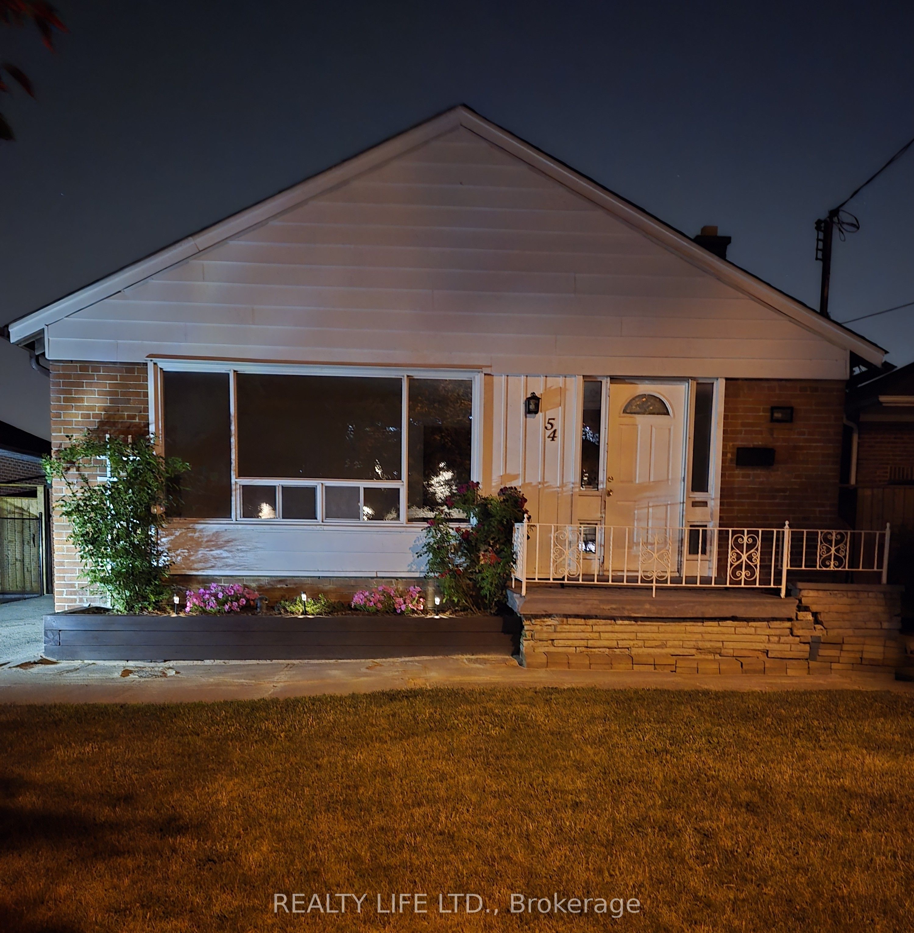 54 Garside Crescent Property Photo 28