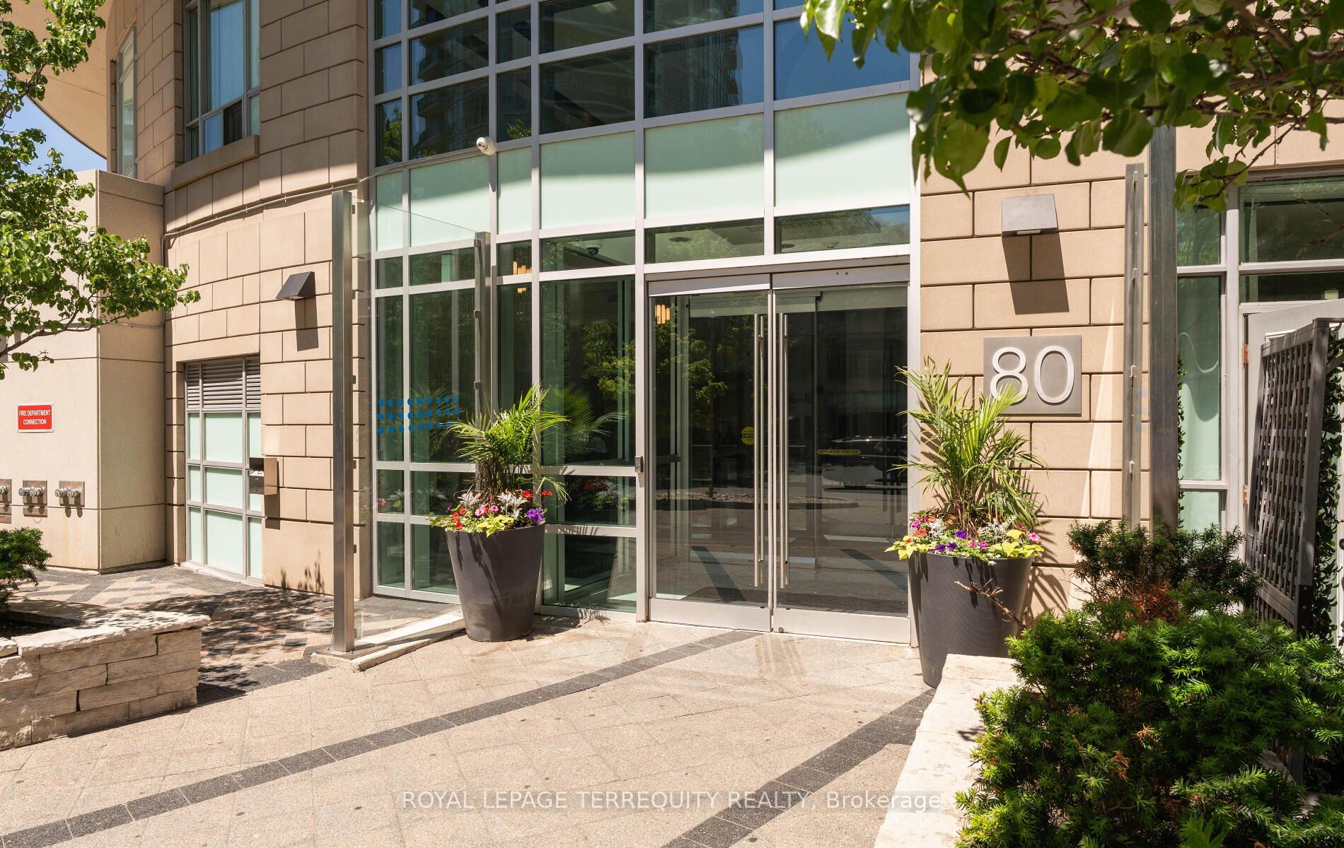 80 Absolute Avenue 406 Property Photo 3