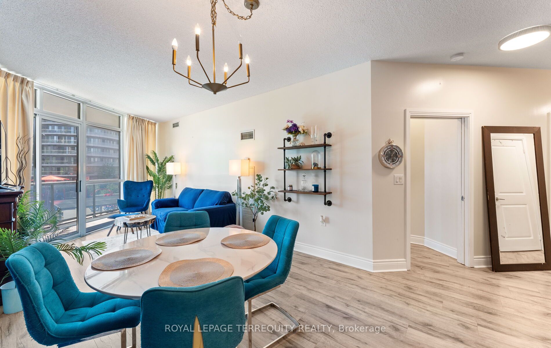 80 Absolute Avenue 406 Property Photo 10
