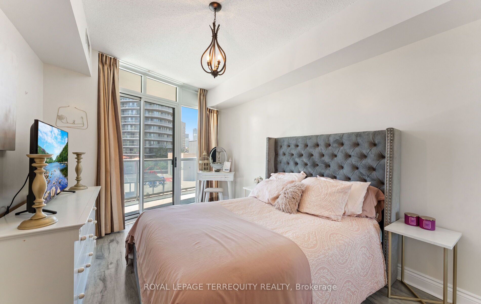 80 Absolute Avenue 406 Property Photo 15