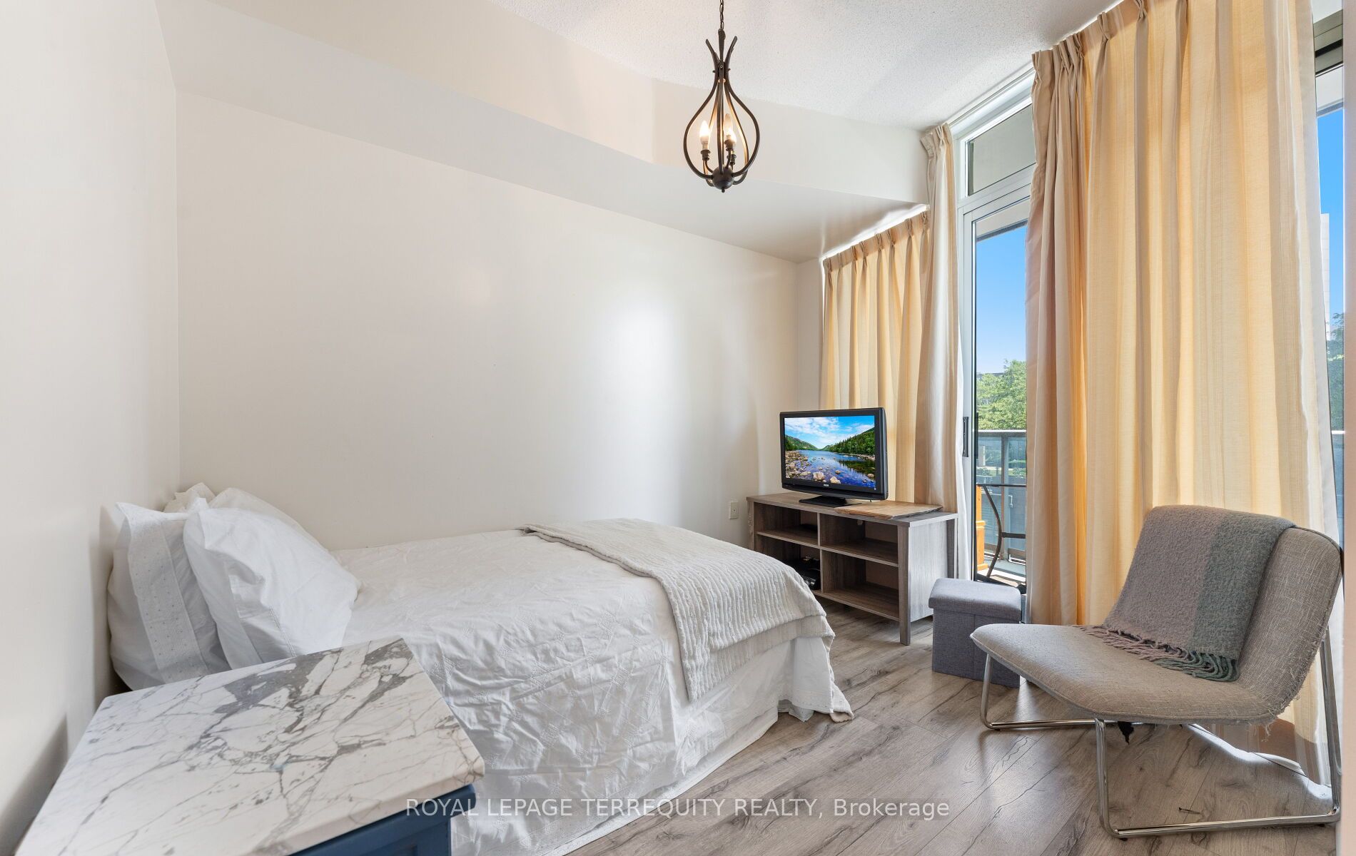 80 Absolute Avenue 406 Property Photo 17