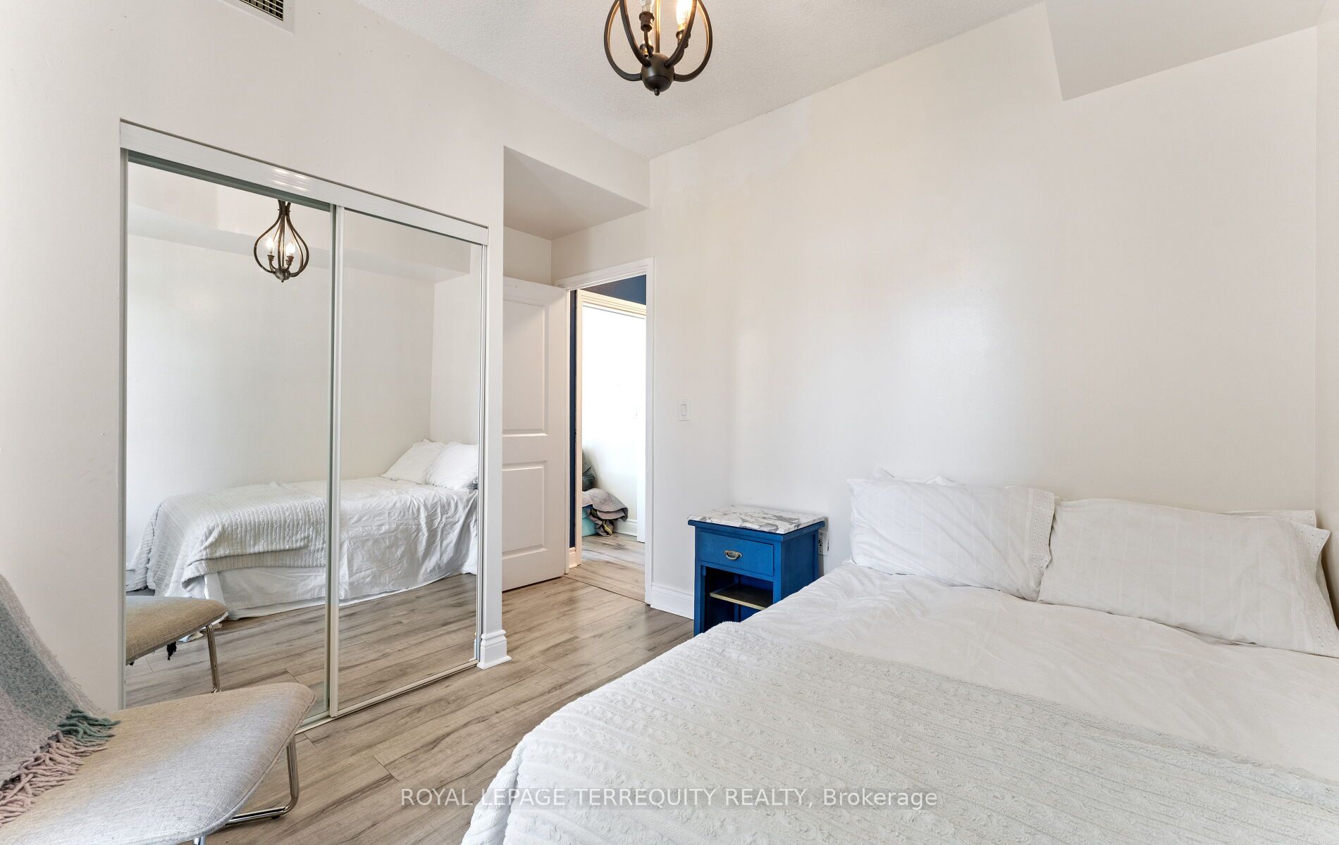 80 Absolute Avenue 406 Property Photo 18
