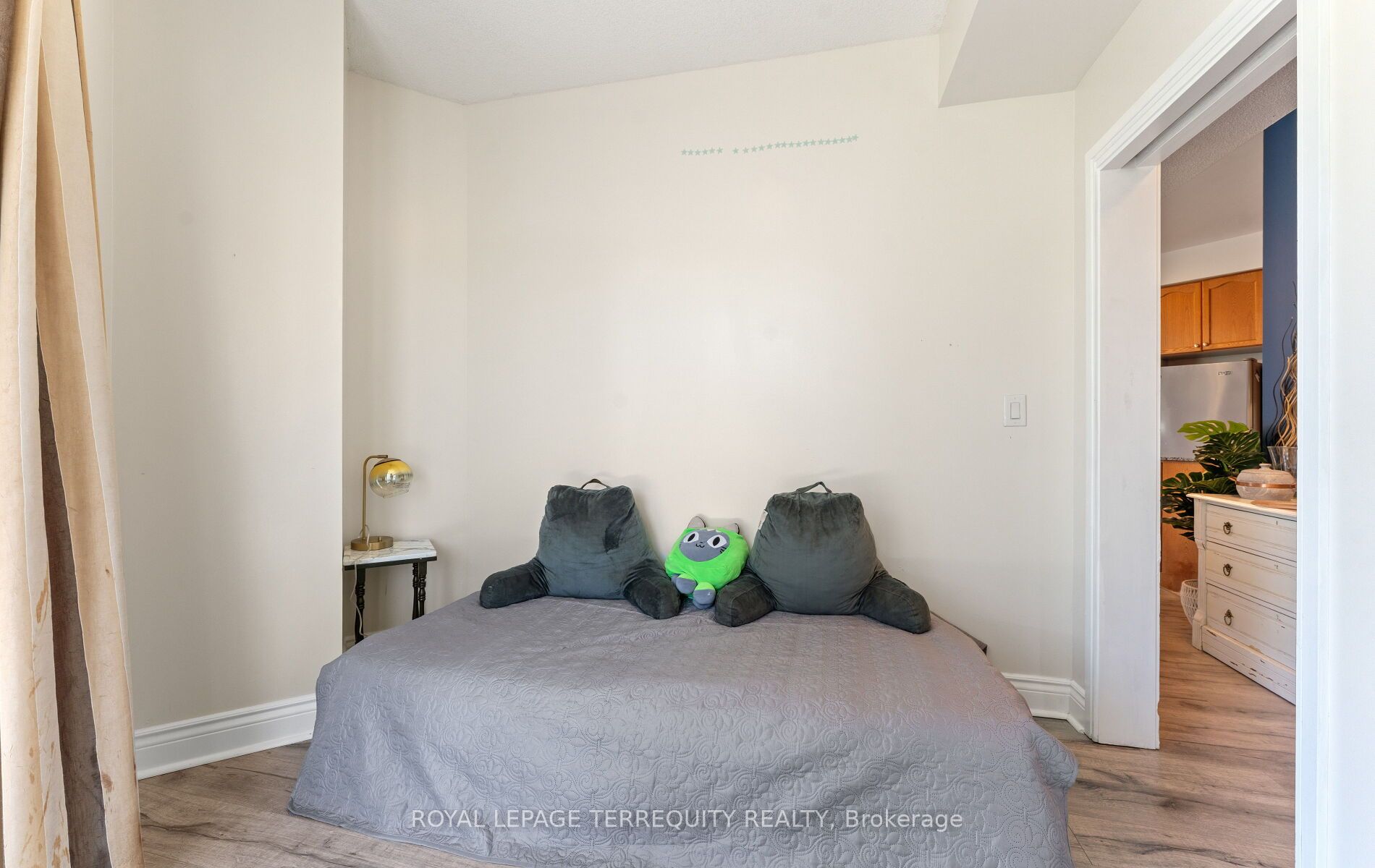 80 Absolute Avenue 406 Property Photo 19