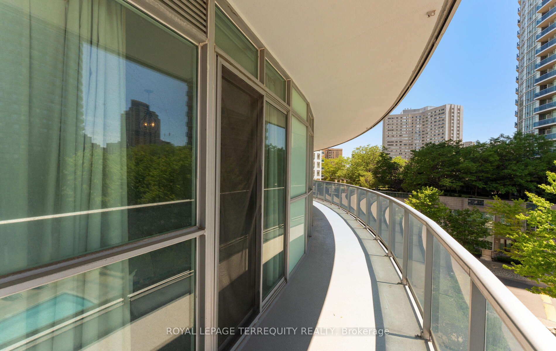80 Absolute Avenue 406 Property Photo 23