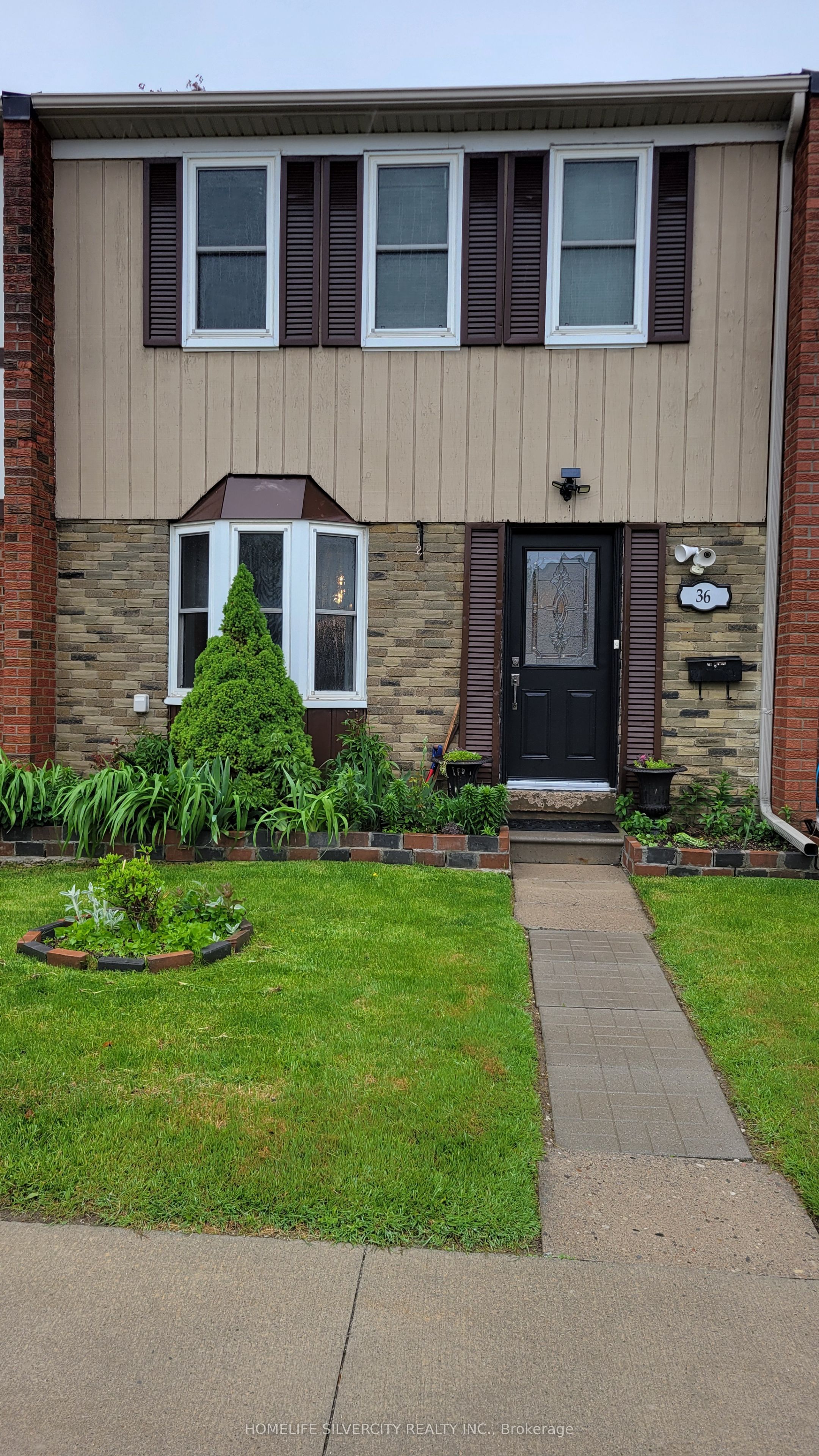 900 Central Park Drive 36 Property Photo 1