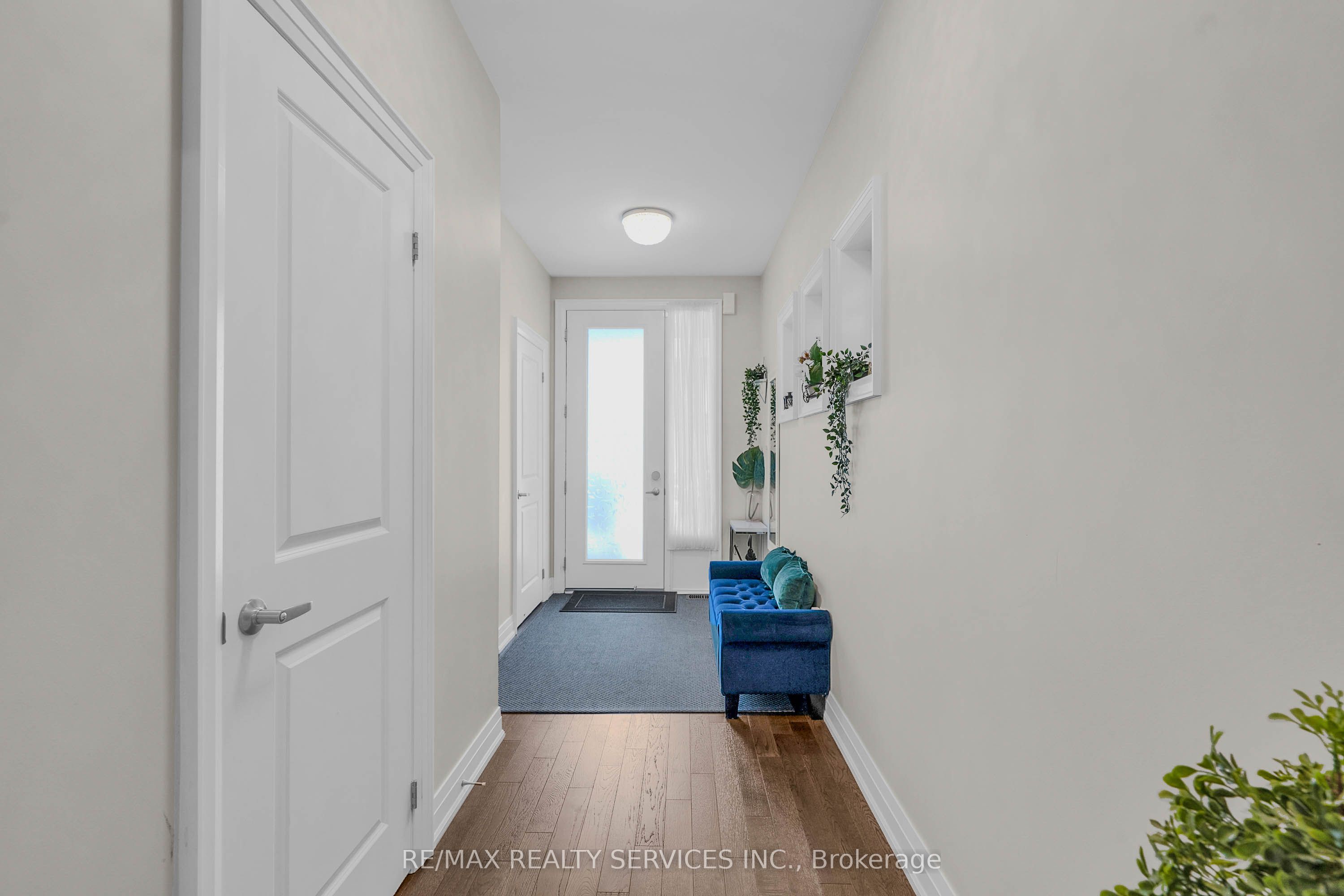 6 Lollard Way Property Photo 3