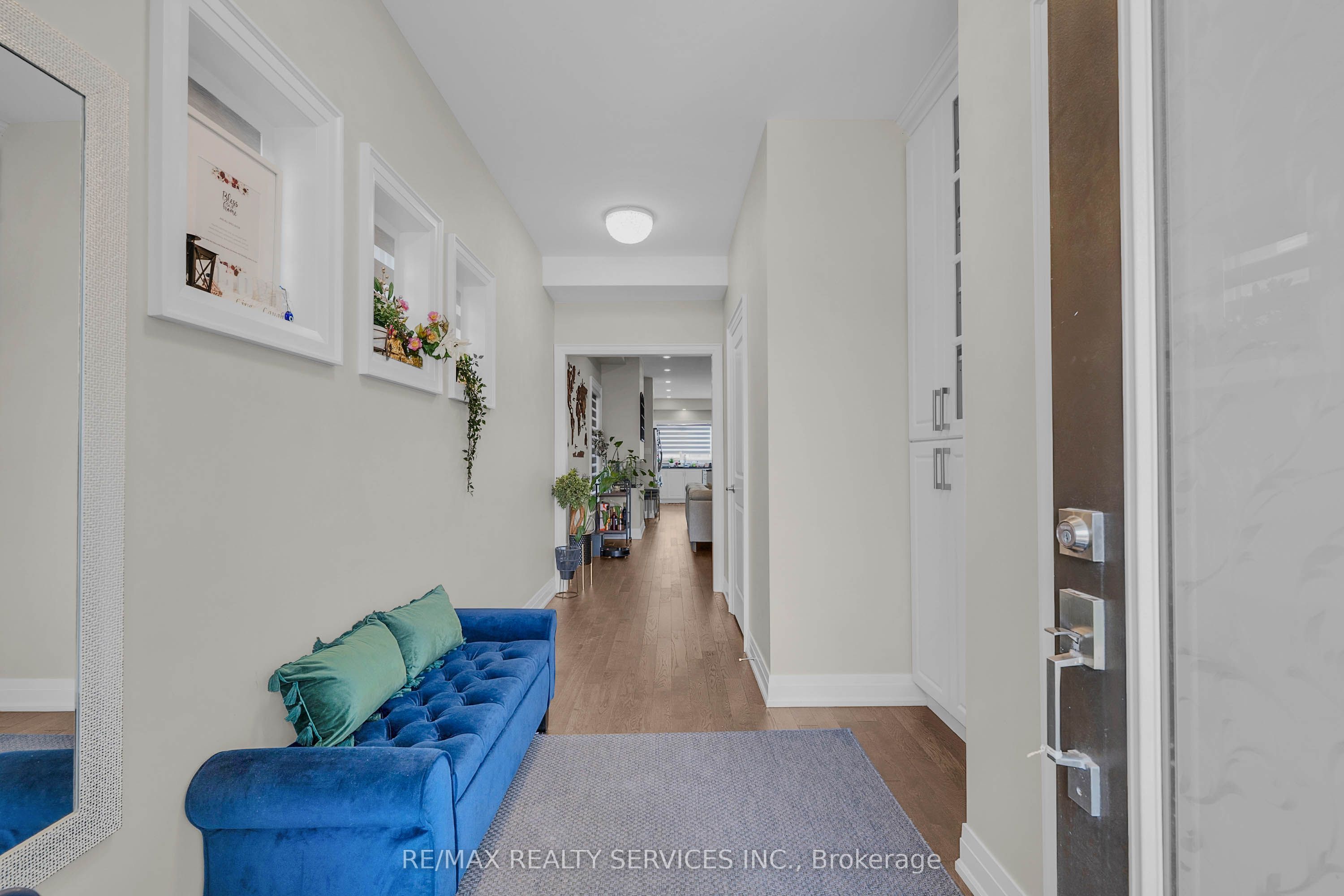 6 Lollard Way Property Photo 4