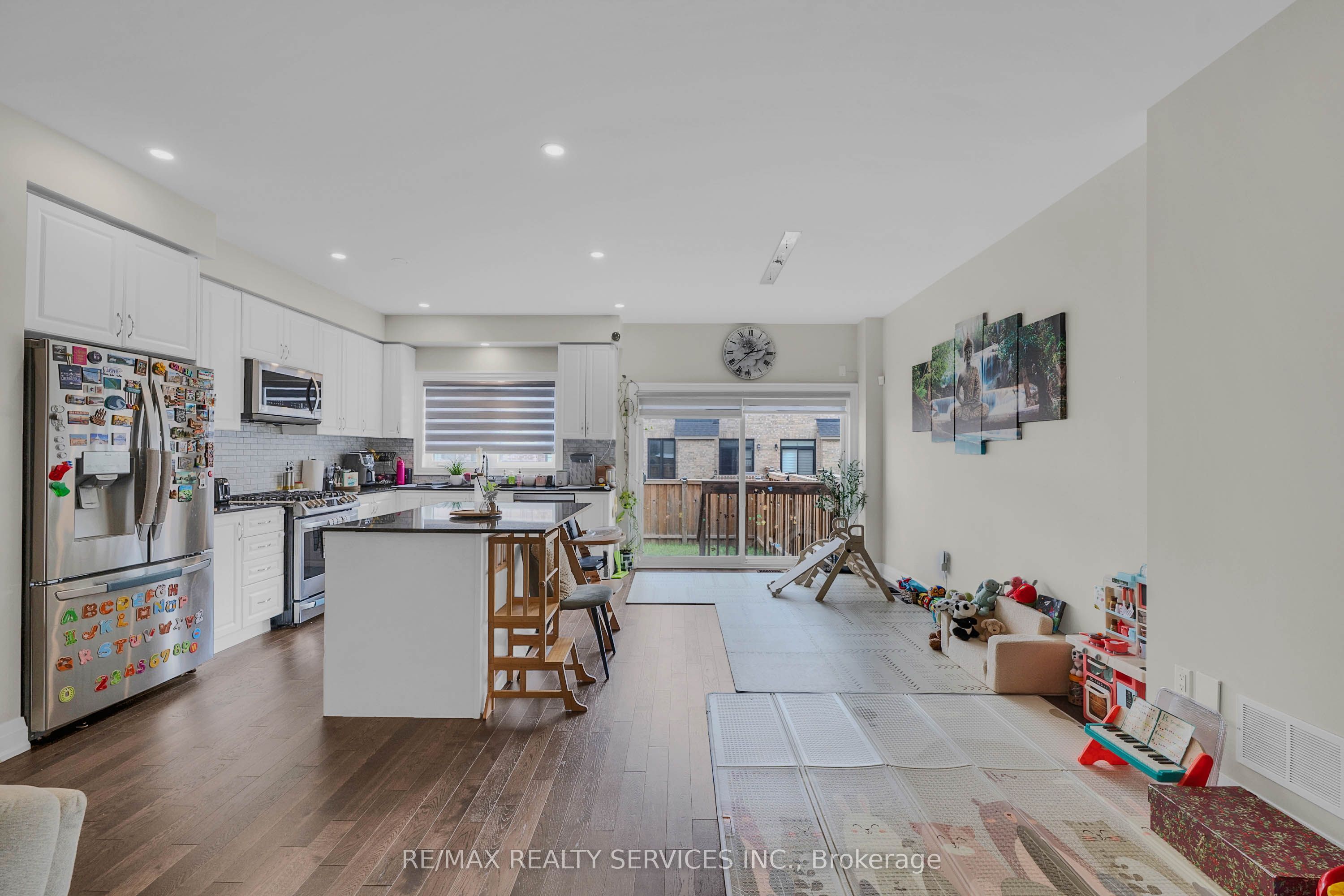6 Lollard Way Property Photo 9