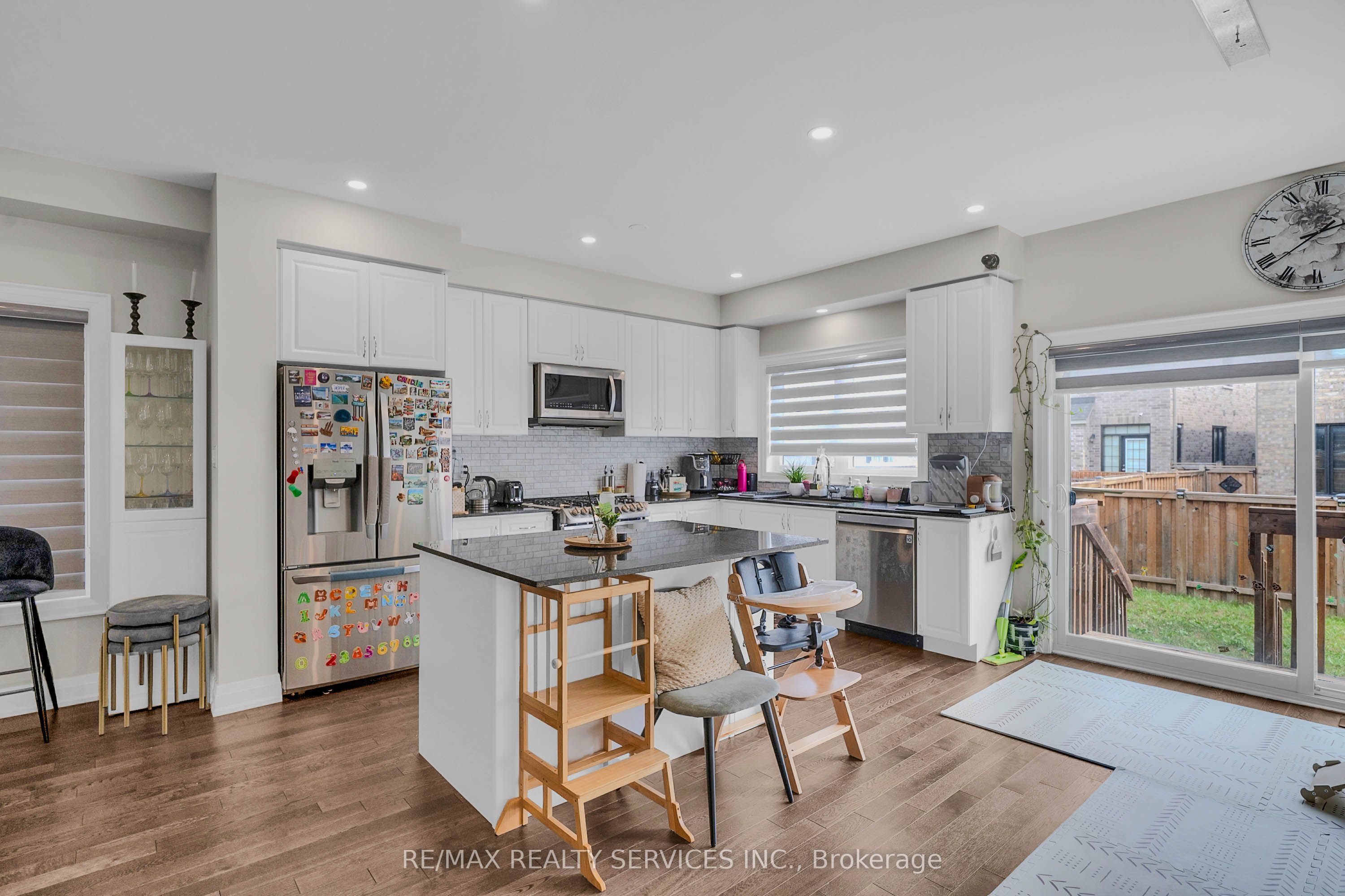 6 Lollard Way Property Photo 10