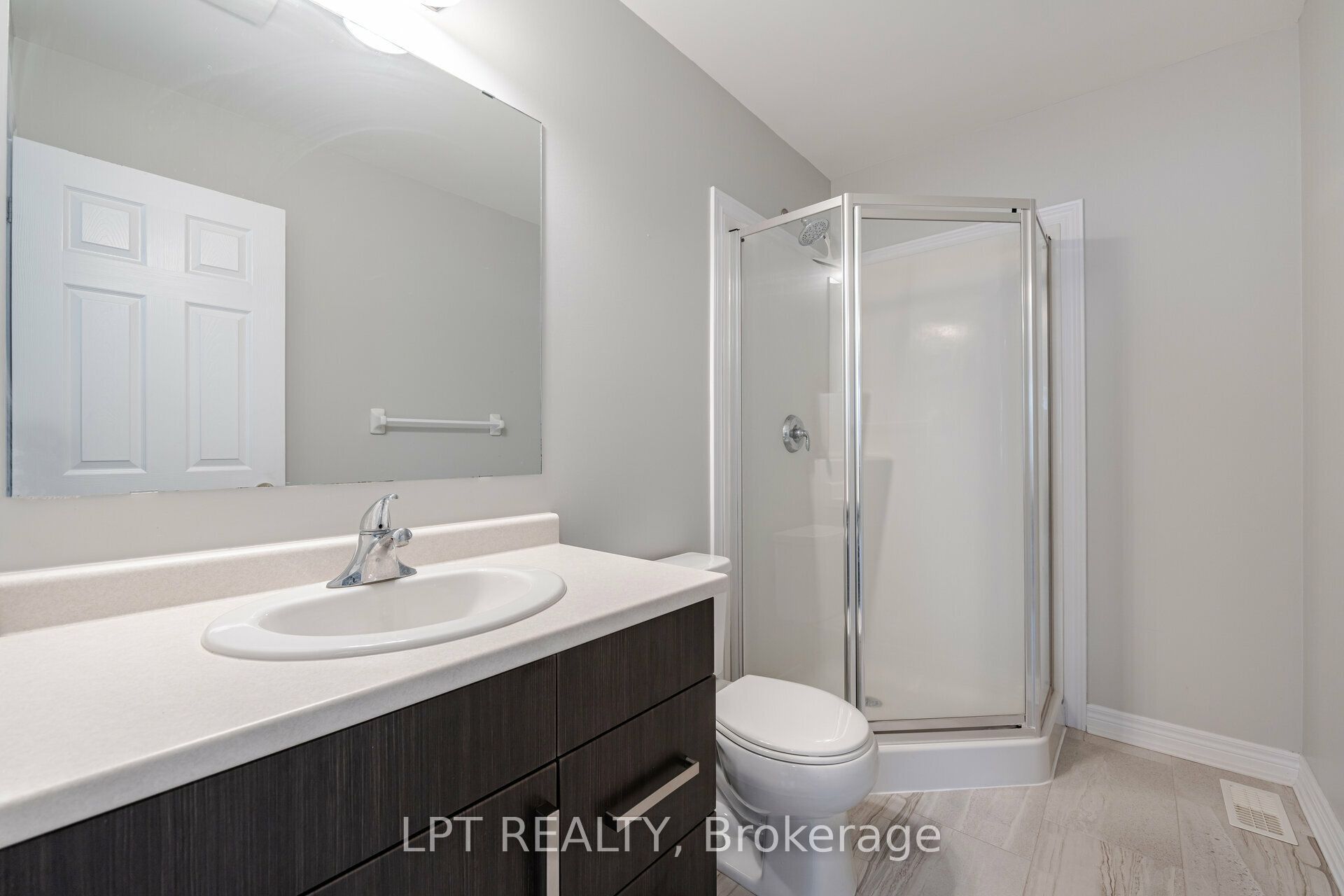 124 Parkinson Crescent 15 Property Photo 14