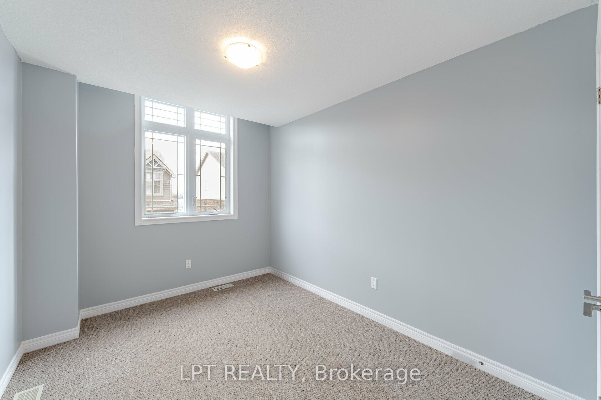 124 Parkinson Crescent 15 Property Photo 16