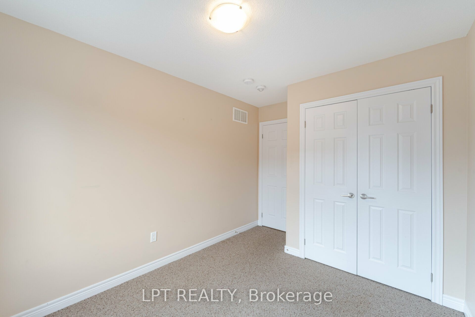 124 Parkinson Crescent 15 Property Photo 17