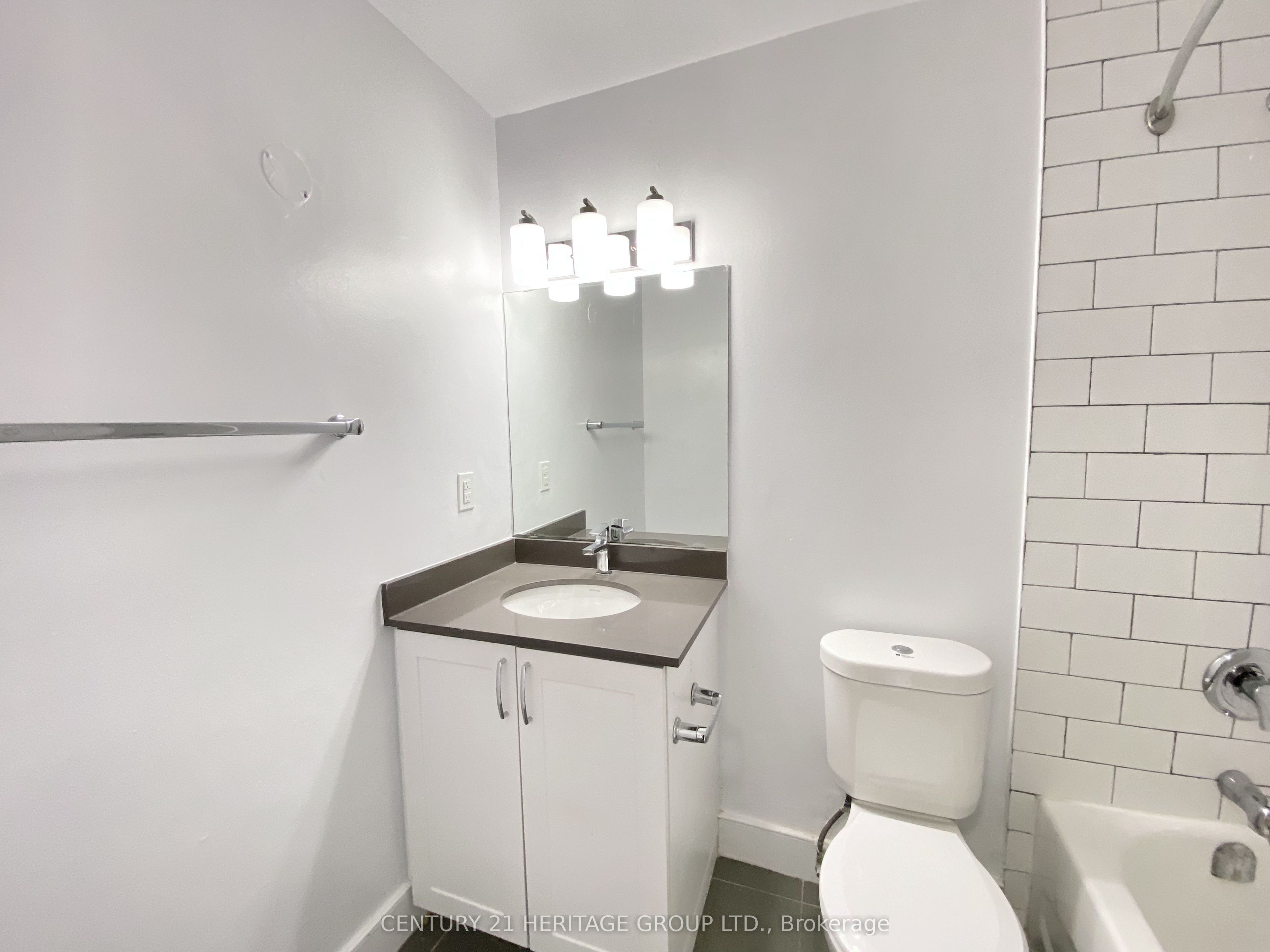 10 Garfella Drive 401 Property Photo 9