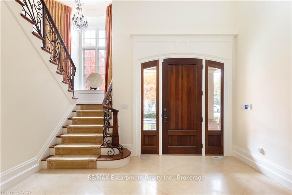1081 Argyle Drive Property Photo 3