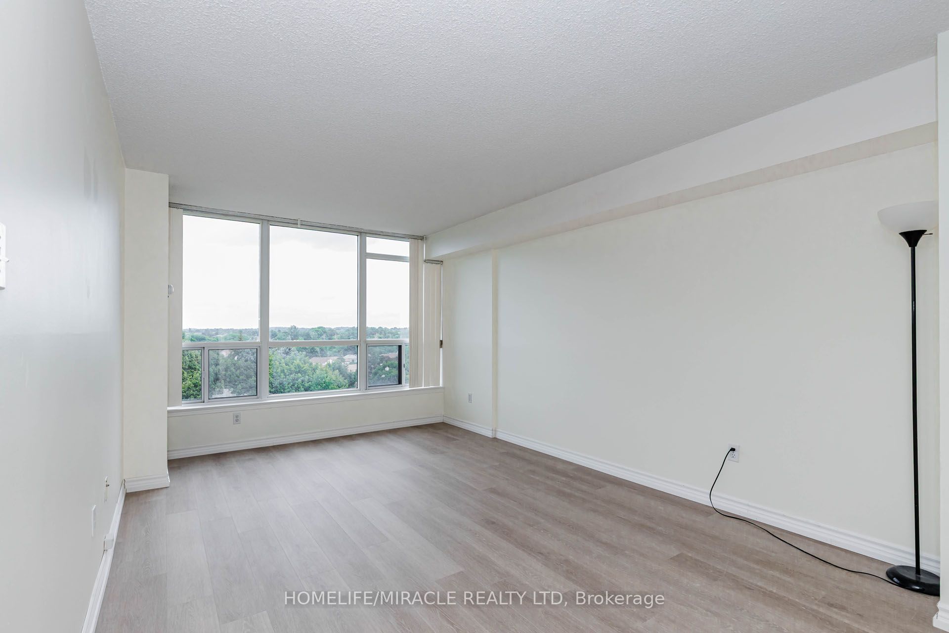12 Laurelcrest Street 804 Property Photo 13