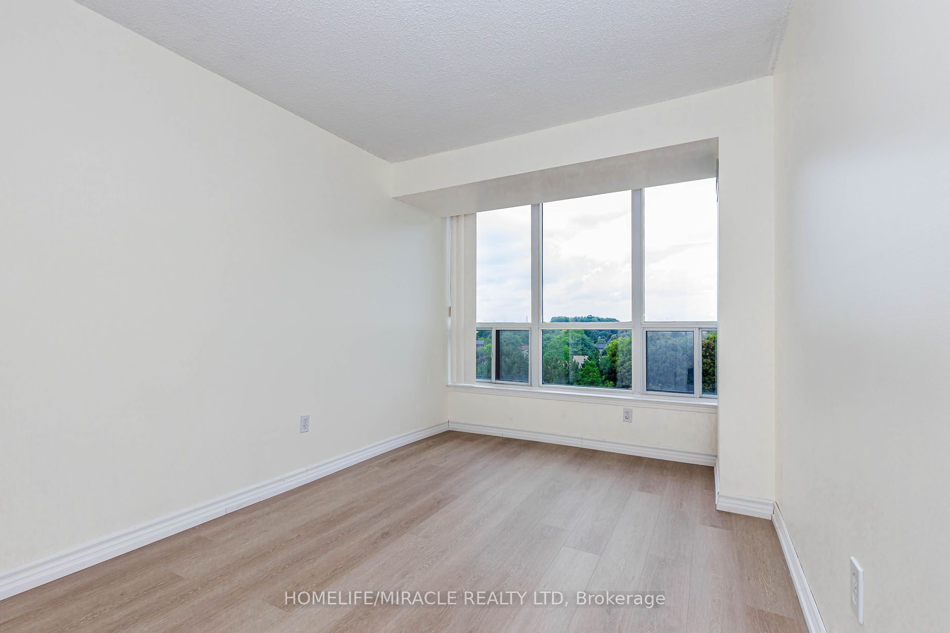 12 Laurelcrest Street 804 Property Photo 36
