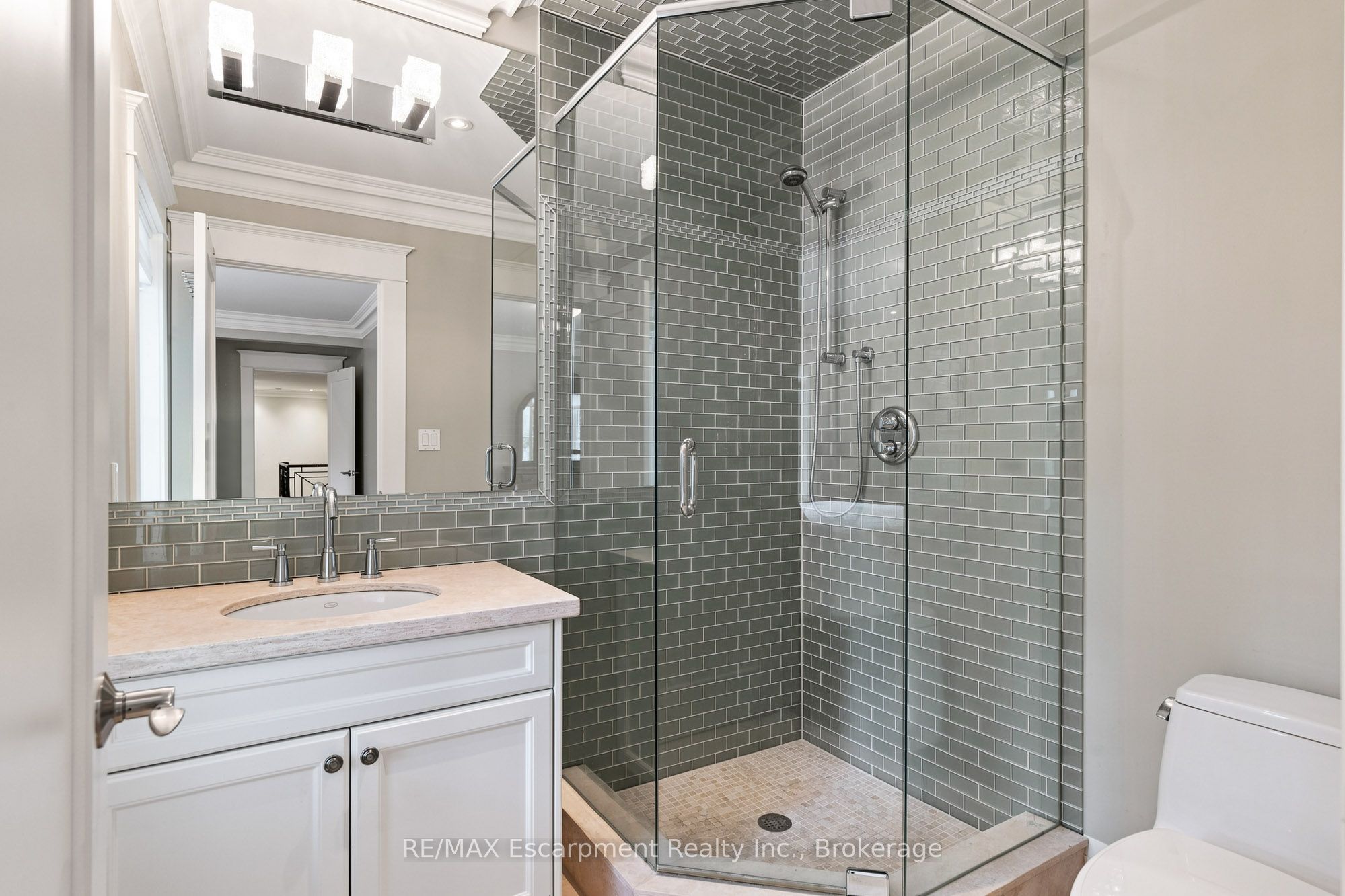 411 Wedgewood Drive Property Photo 46