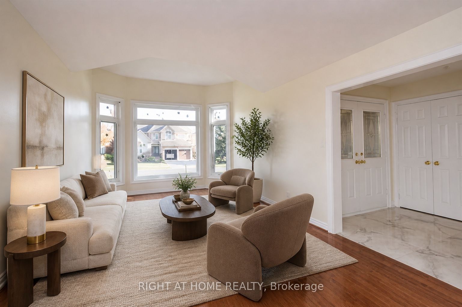 1466 Bayshire Drive Property Photo 4