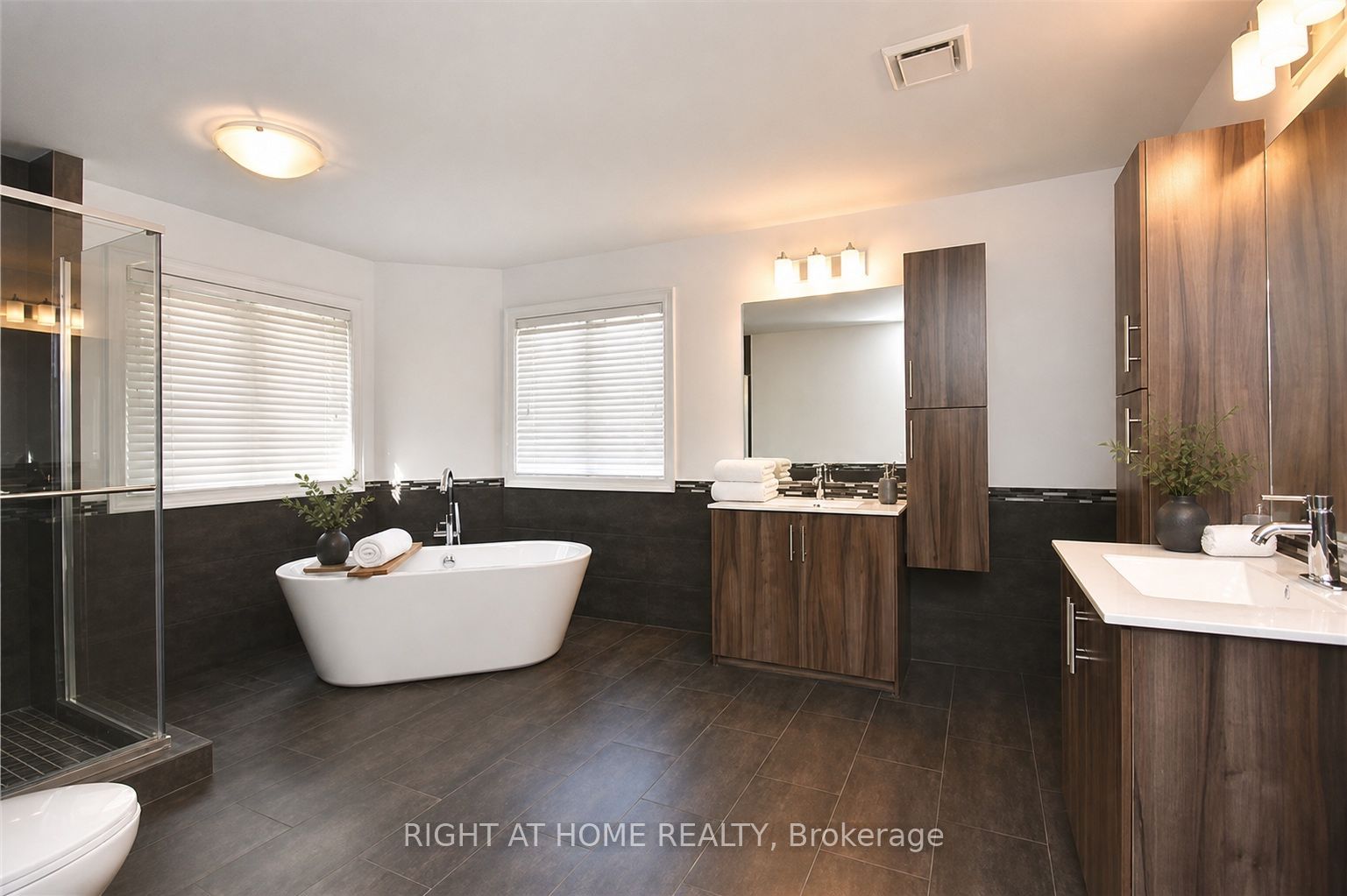 1466 Bayshire Drive Property Photo 15