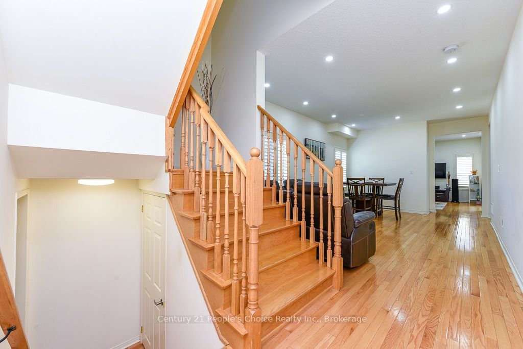 270 Brussels Avenue Property Photo 4