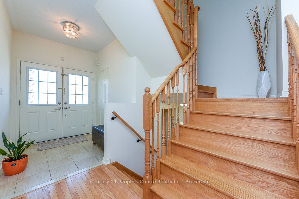 270 Brussels Avenue Property Photo 5