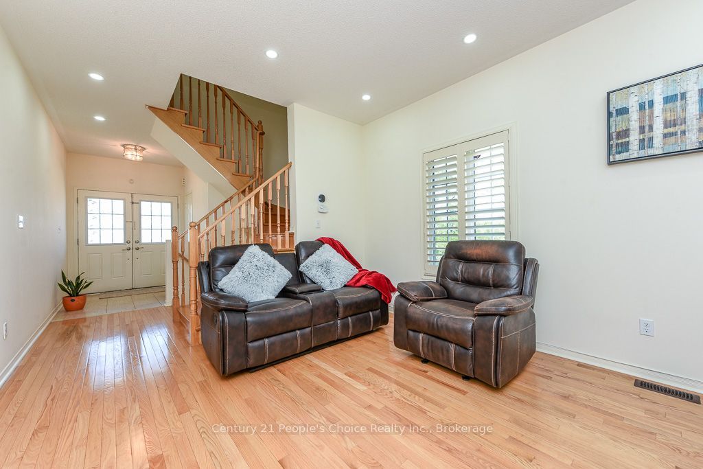 270 Brussels Avenue Property Photo 10