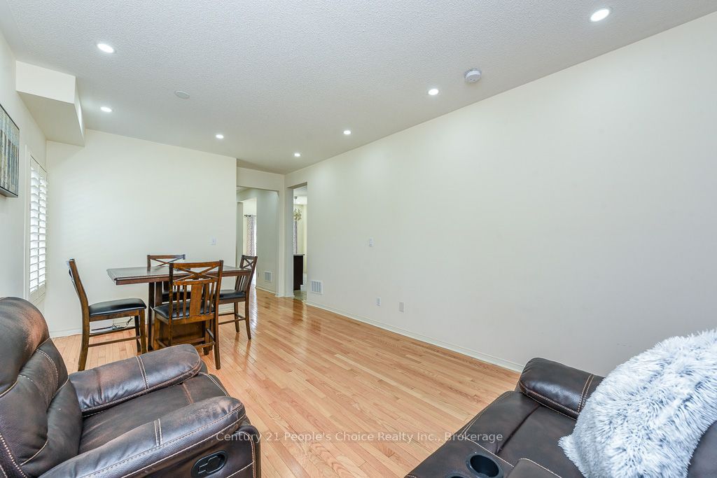 270 Brussels Avenue Property Photo 11