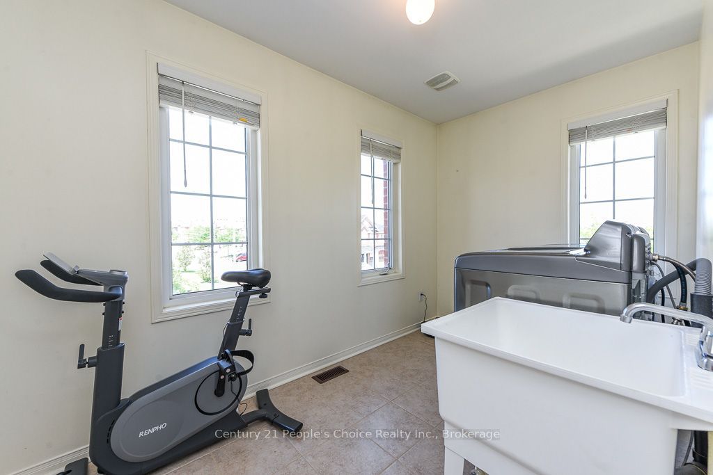270 Brussels Avenue Property Photo 26