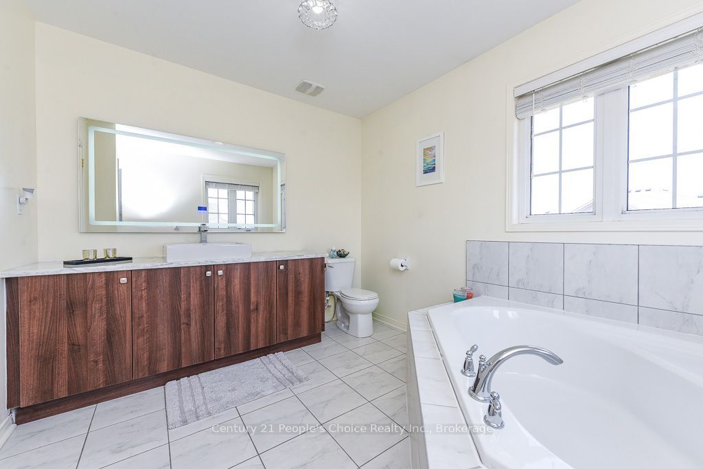 270 Brussels Avenue Property Photo 34