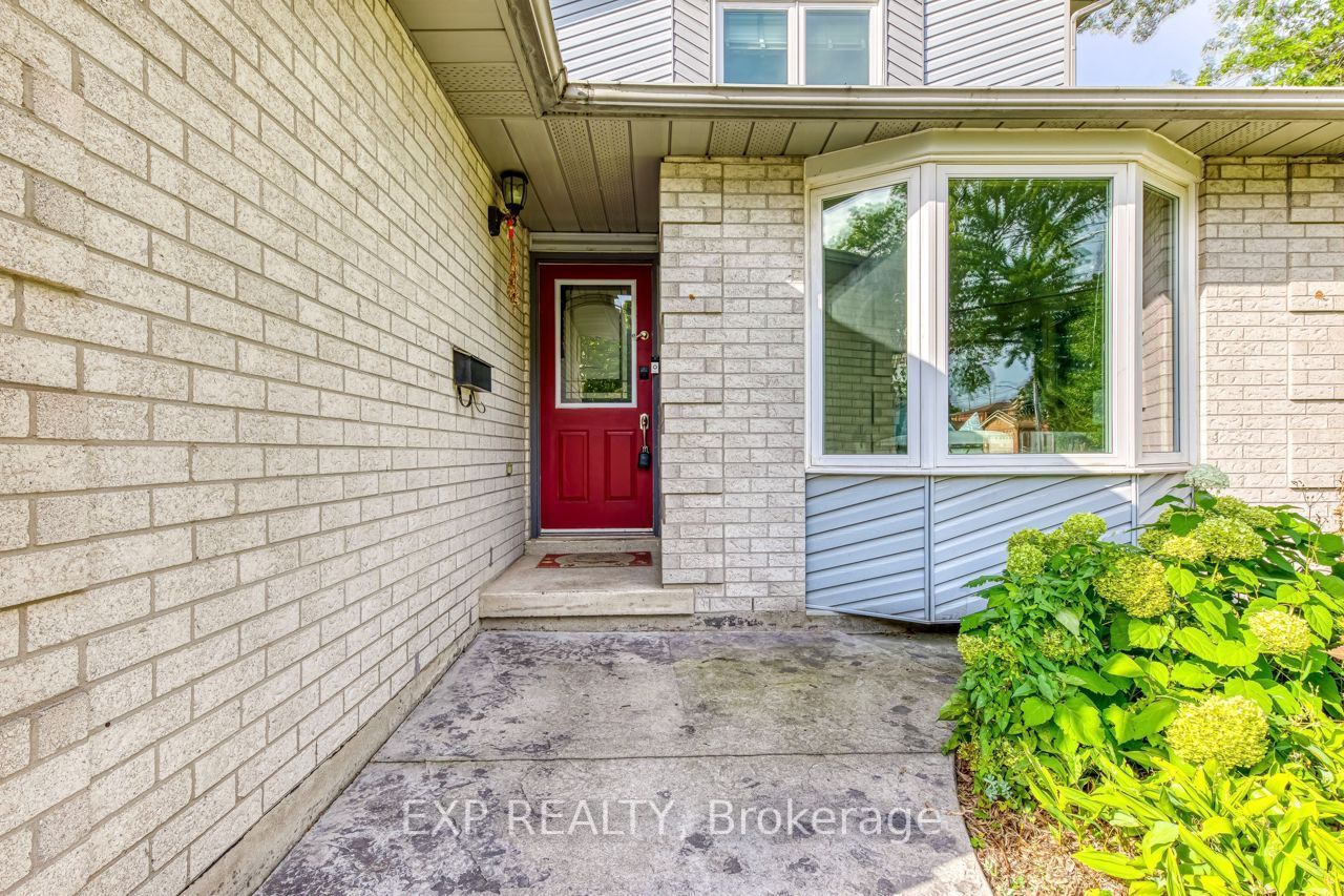 1060 Glendor Avenue Main Property Photo 4