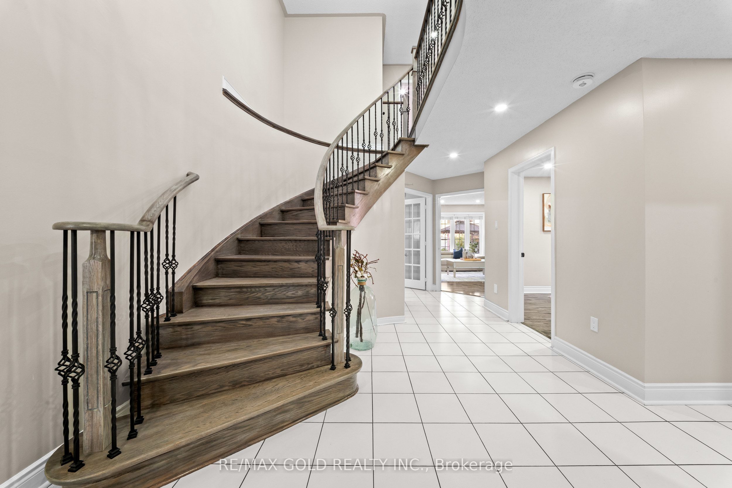 119 Mountainash Road Property Photo 4