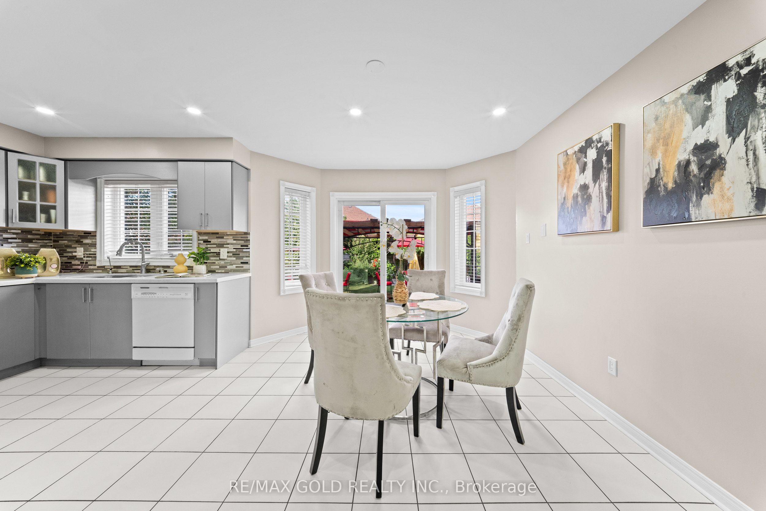119 Mountainash Road Property Photo 14