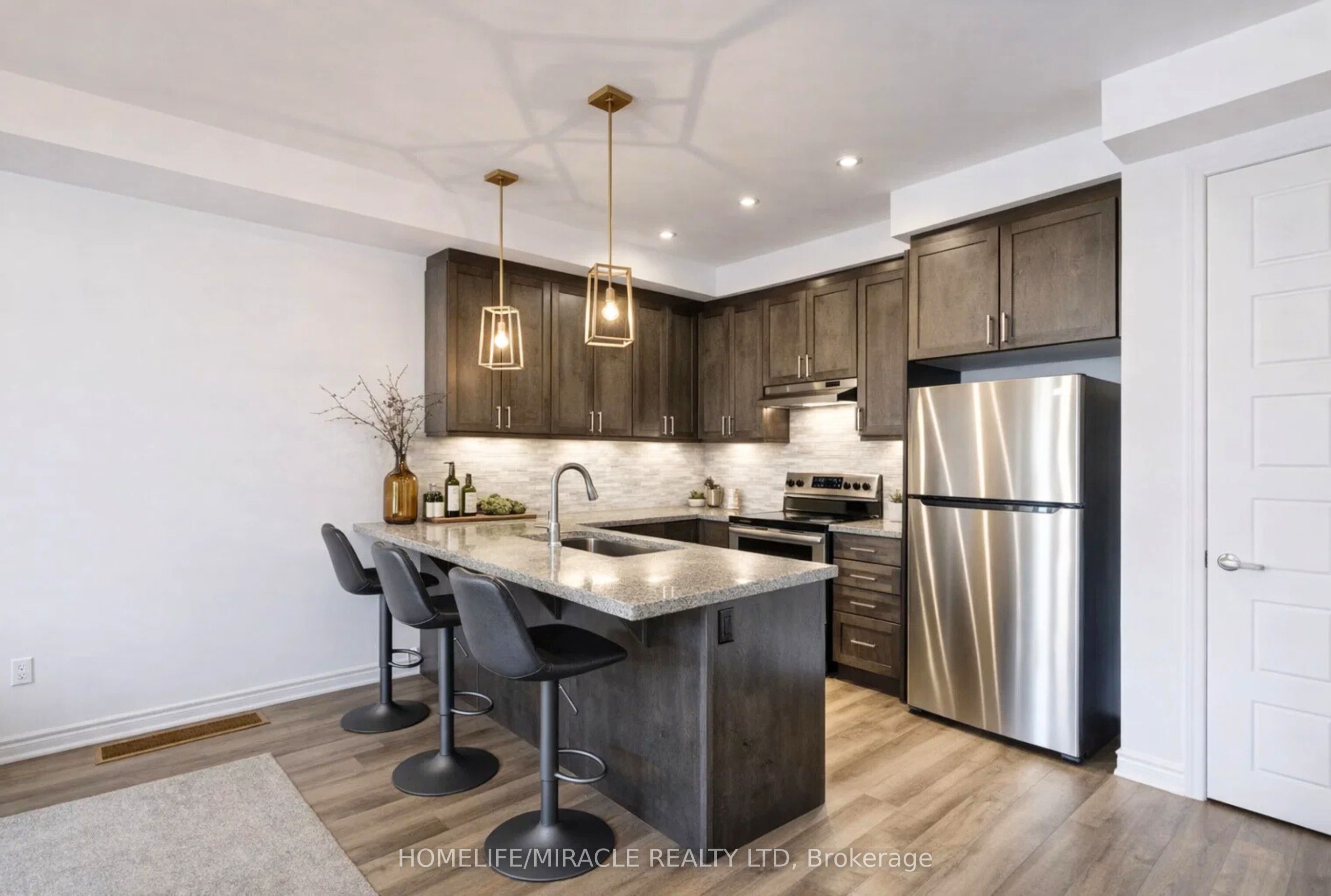 1587 Moira Crescent Property Photo 11