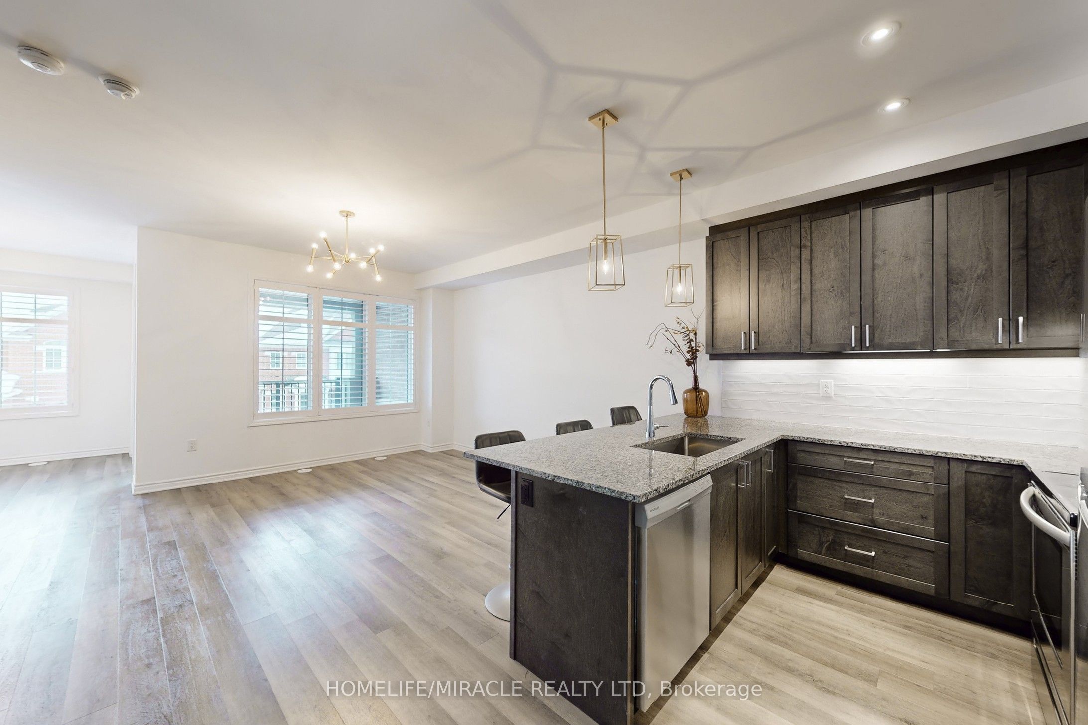 1587 Moira Crescent Property Photo 13