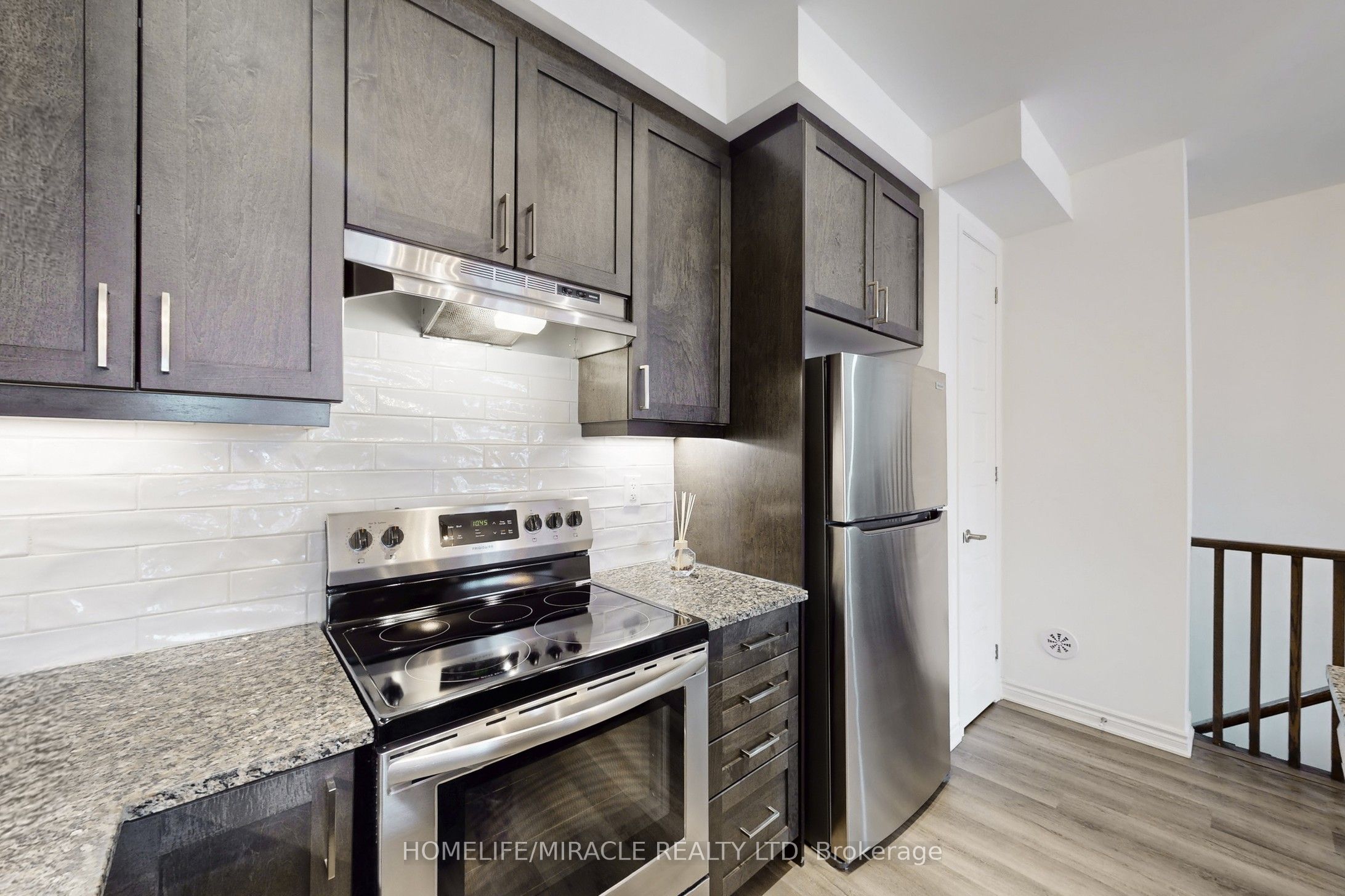 1587 Moira Crescent Property Photo 14