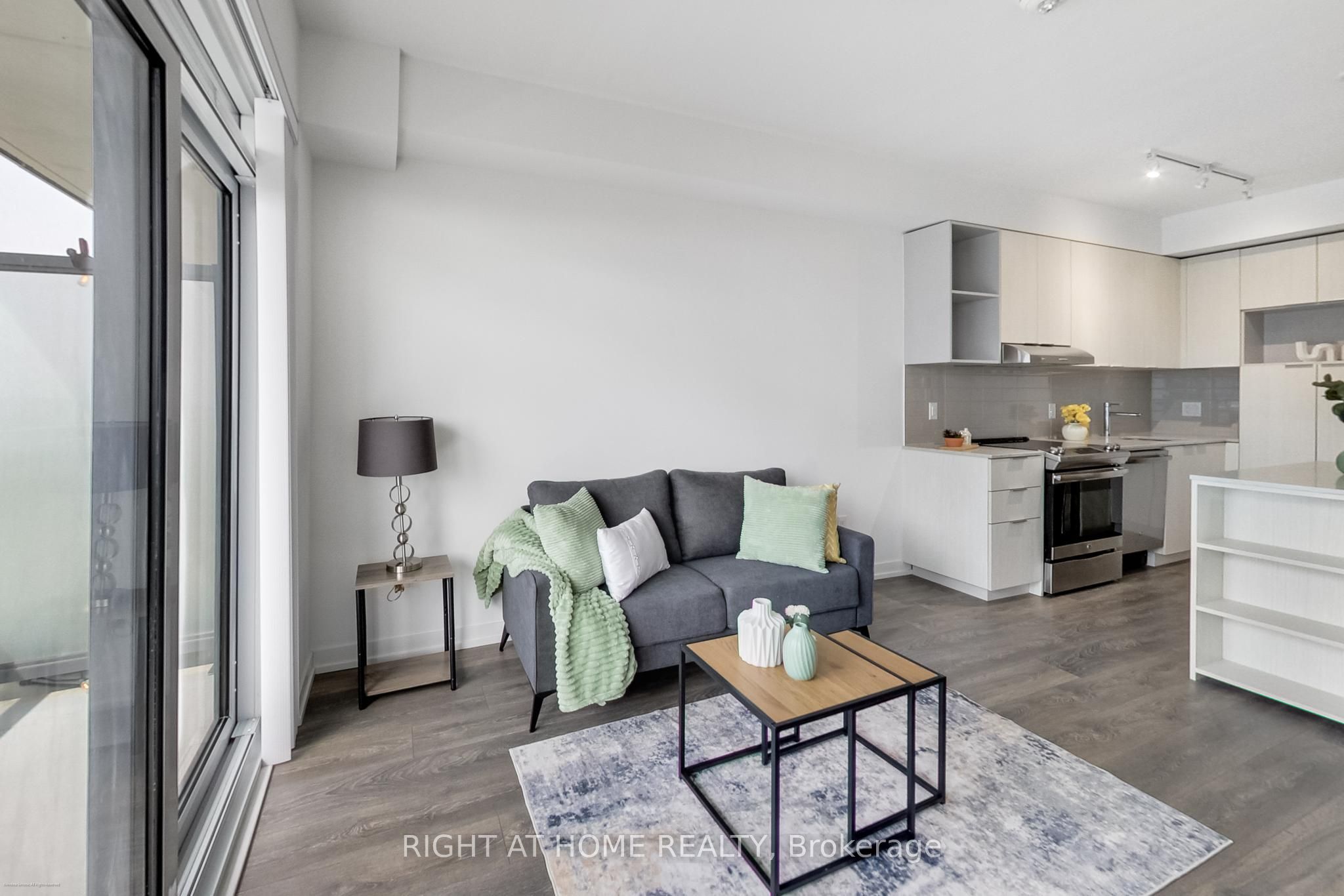 2520 Eglinton Avenue W 1602 Property Photo 2