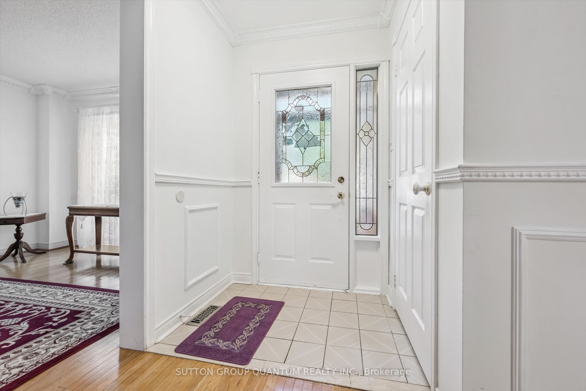 2944 Kingsway Drive Property Photo 4
