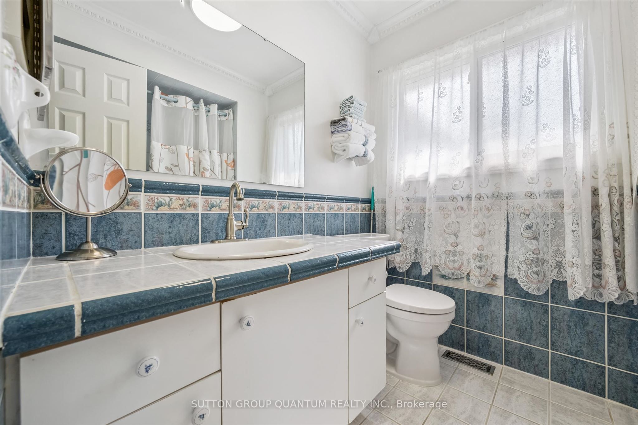 2944 Kingsway Drive Property Photo 15