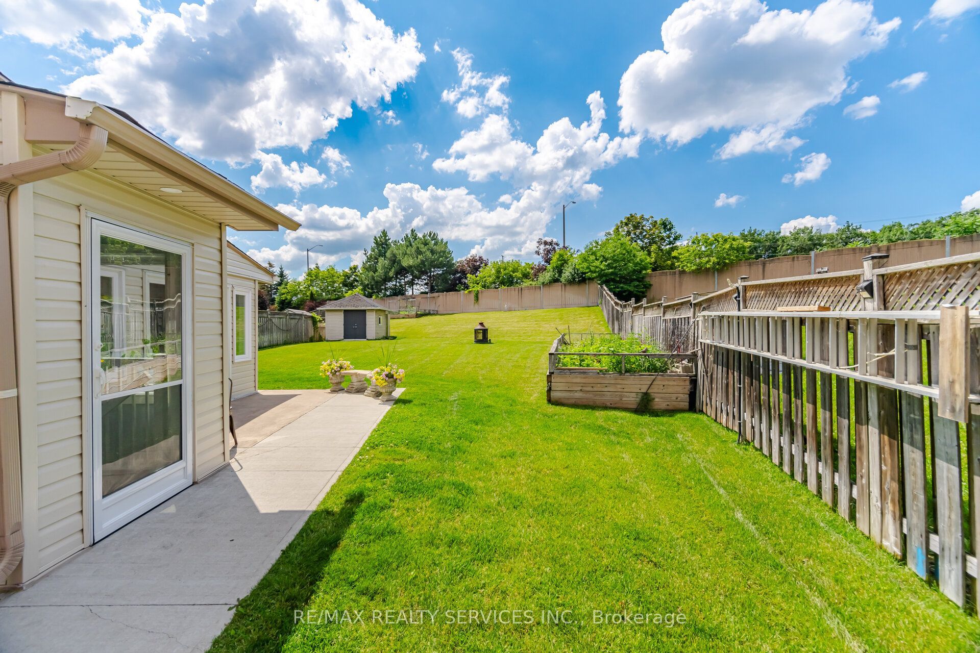 32 Deepcoral Court Property Photo 40