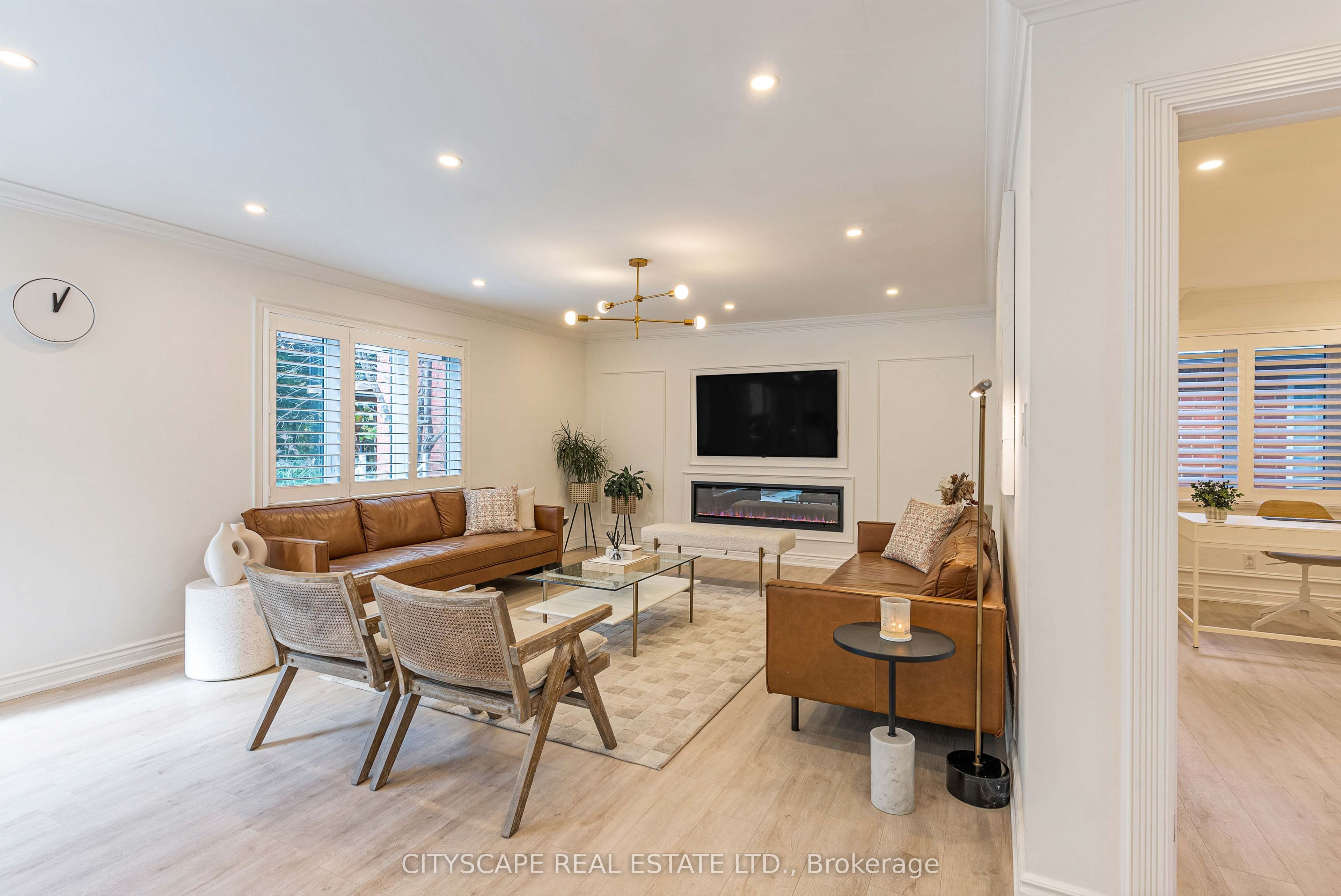 4582 Badminton Drive Property Photo 11