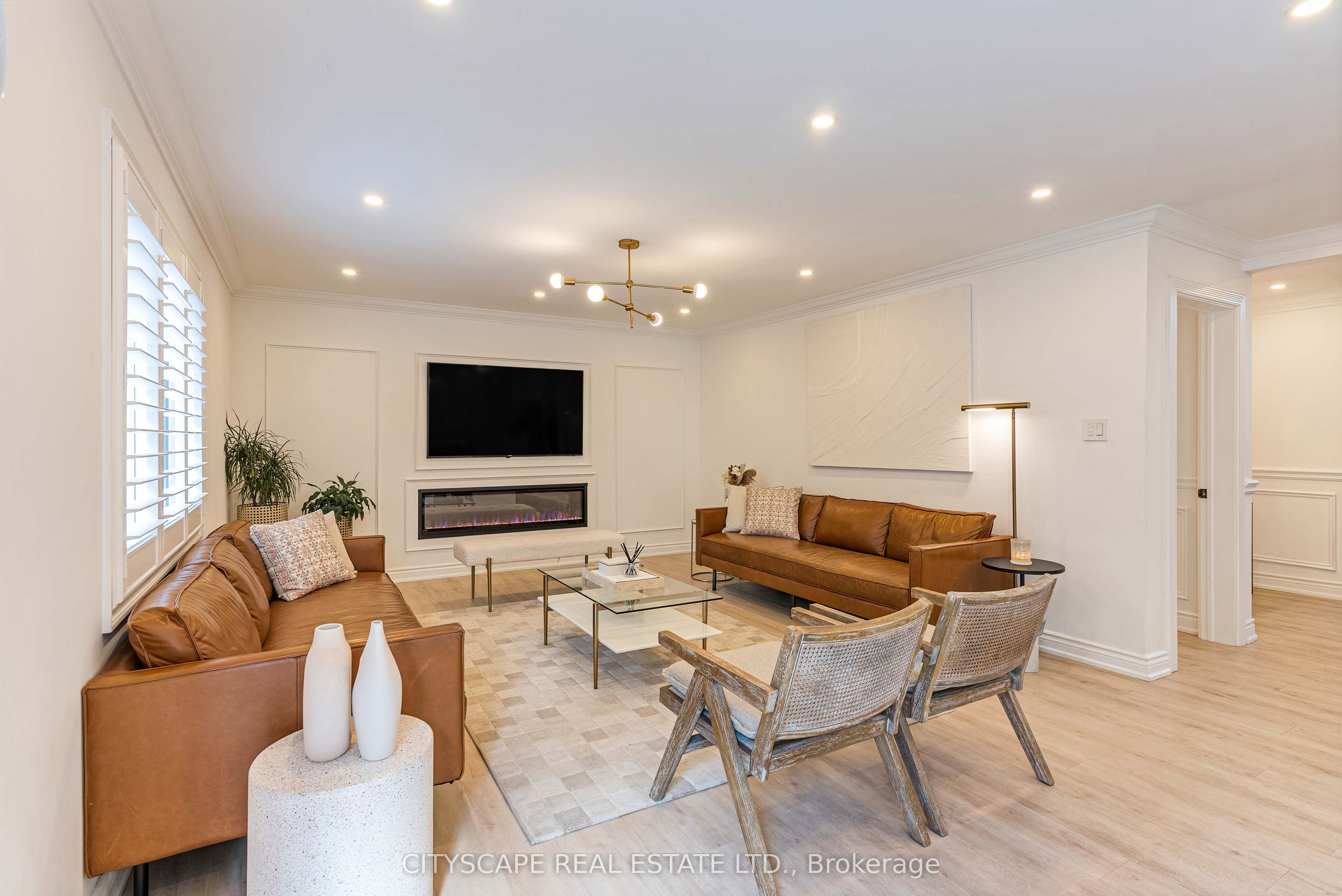 4582 Badminton Drive Property Photo 12