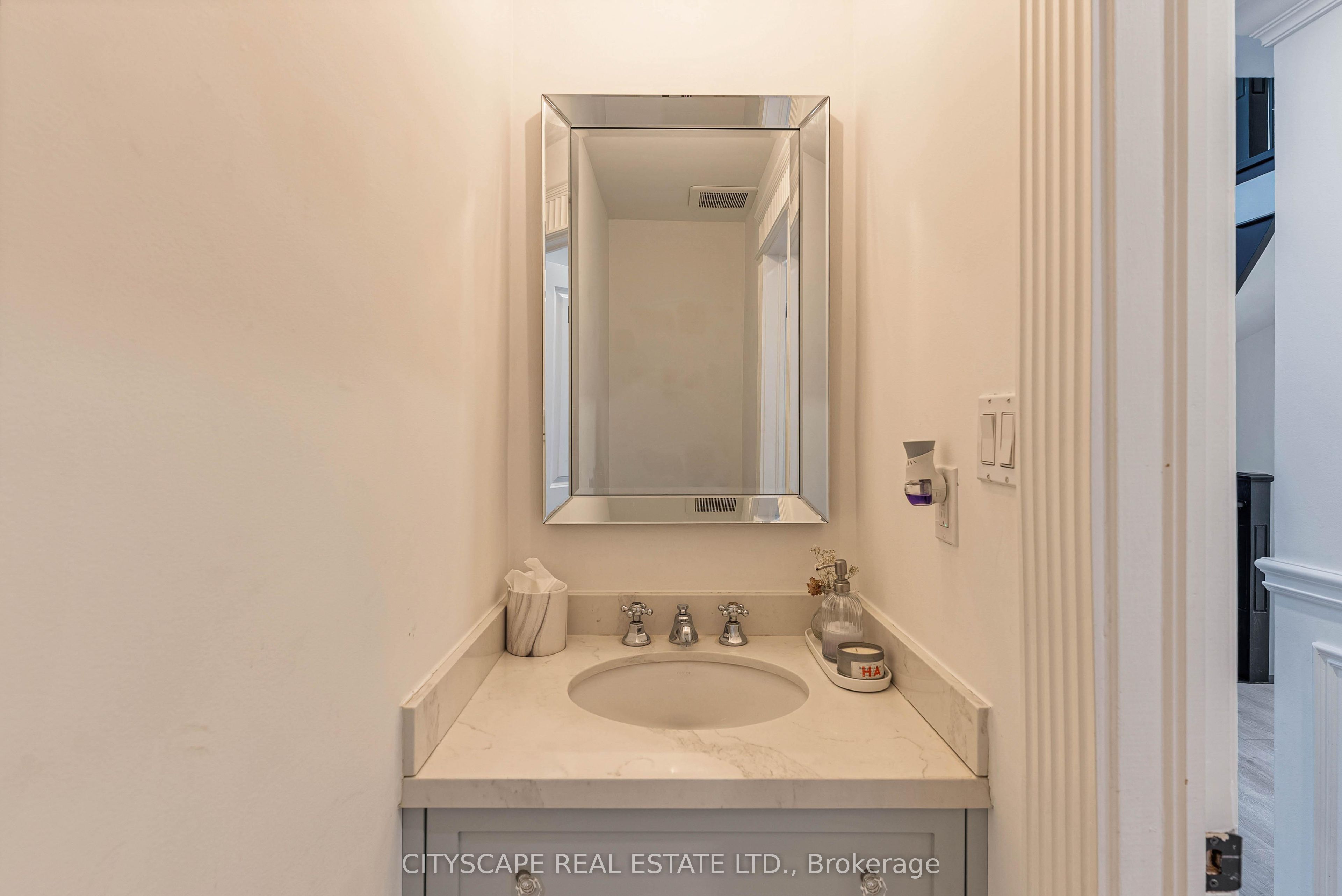 4582 Badminton Drive Property Photo 22