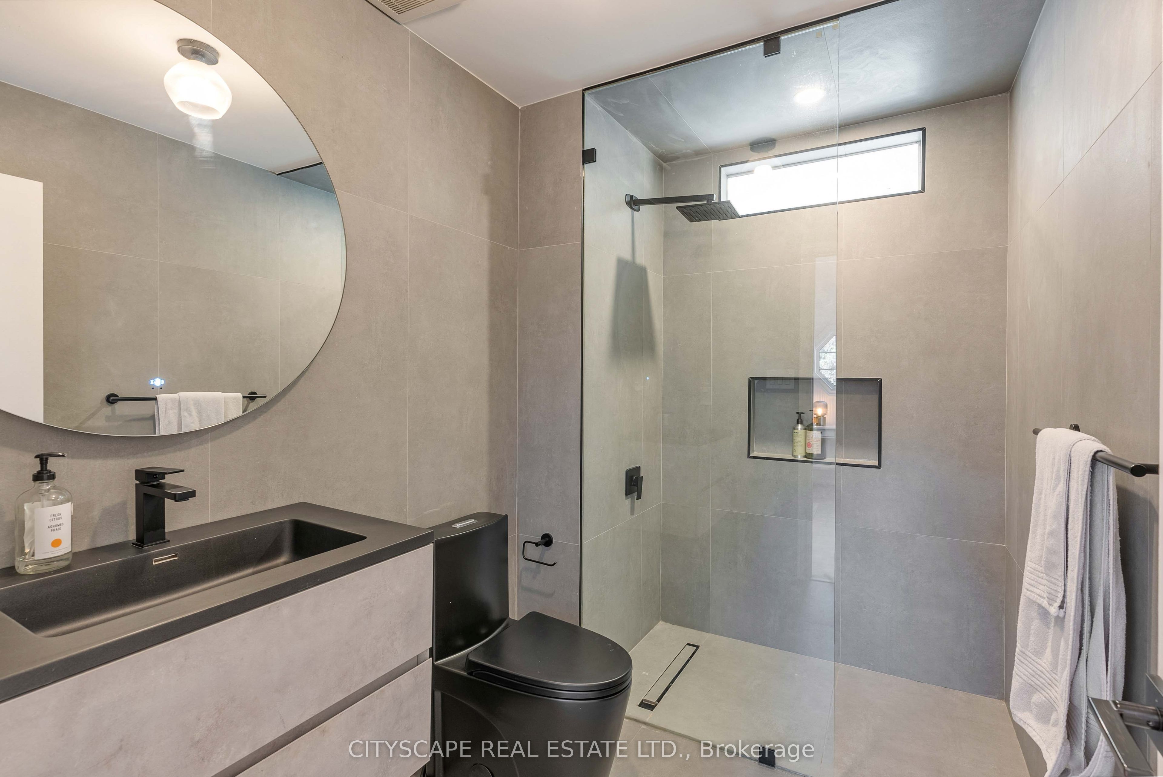 4582 Badminton Drive Property Photo 25