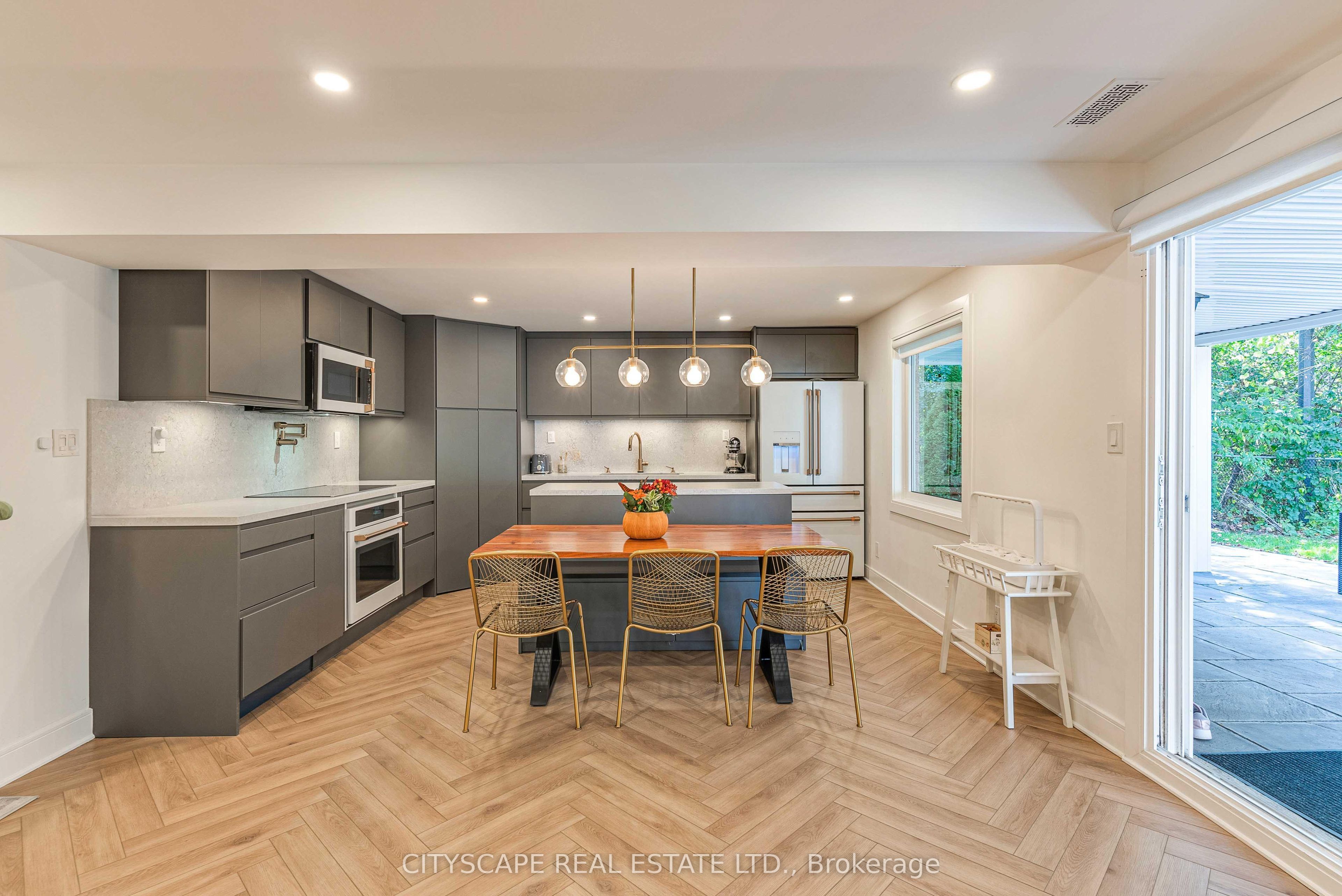 4582 Badminton Drive Property Photo 33