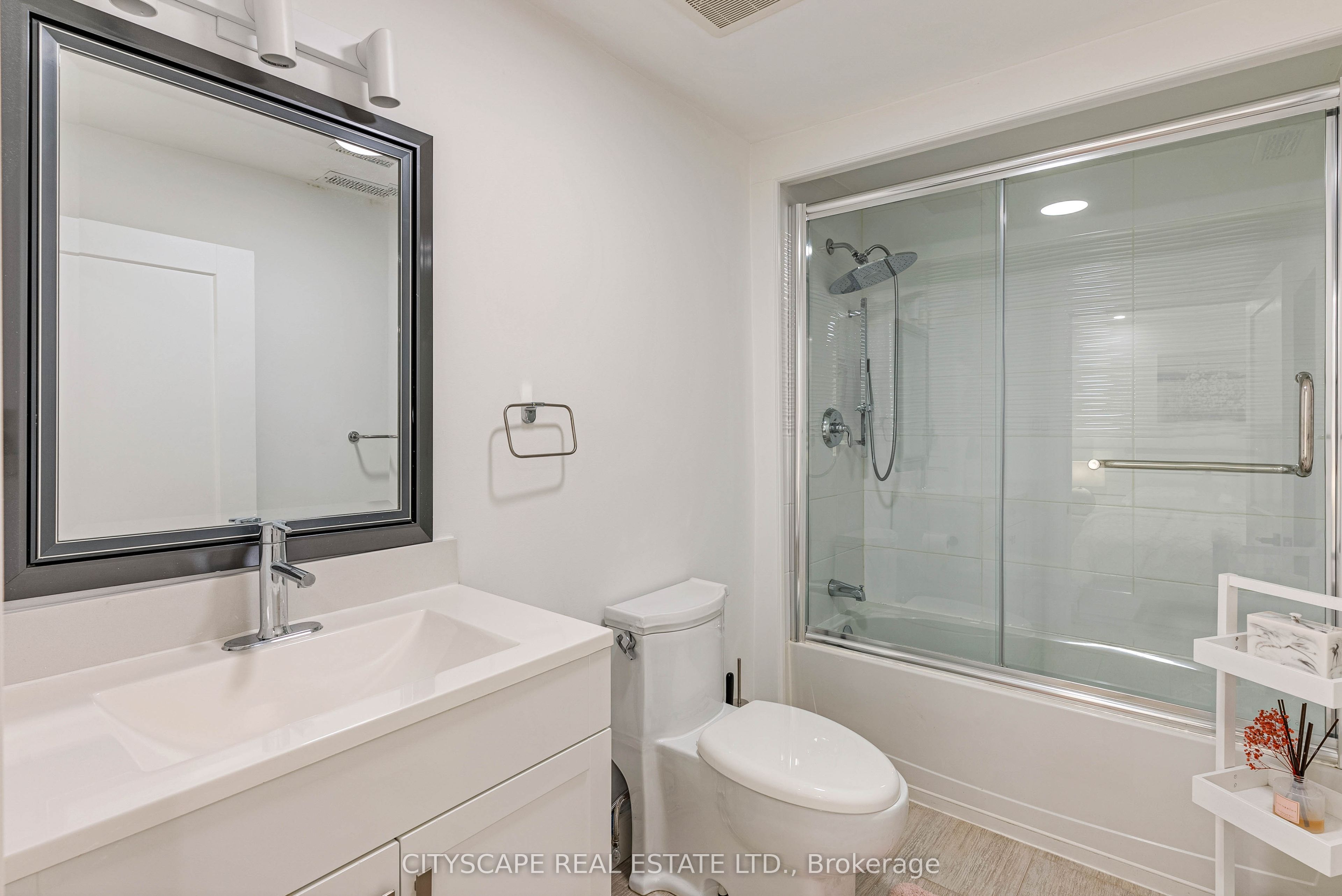 4582 Badminton Drive Property Photo 37