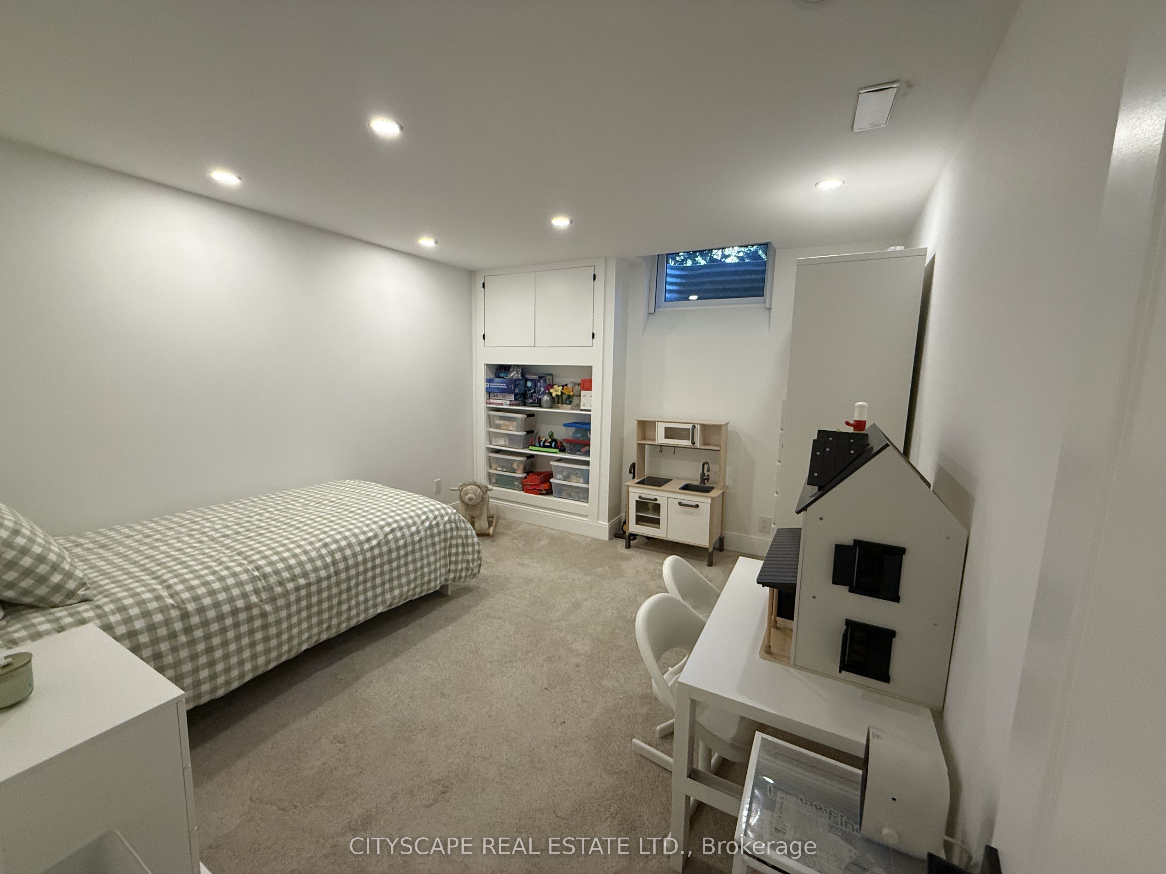 4582 Badminton Drive Property Photo 44