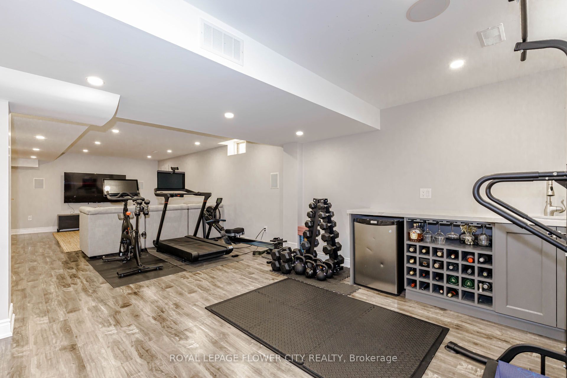 1058 Agram Drive Property Photo 43
