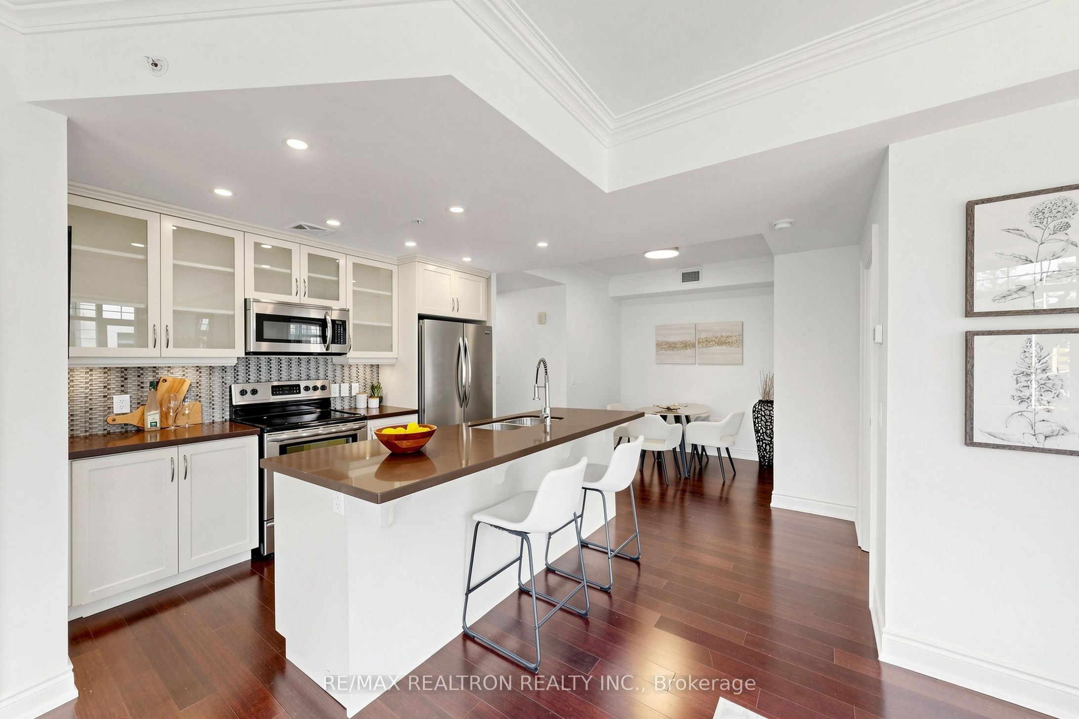 205 Lakeshore Road W 201 Property Photo 10
